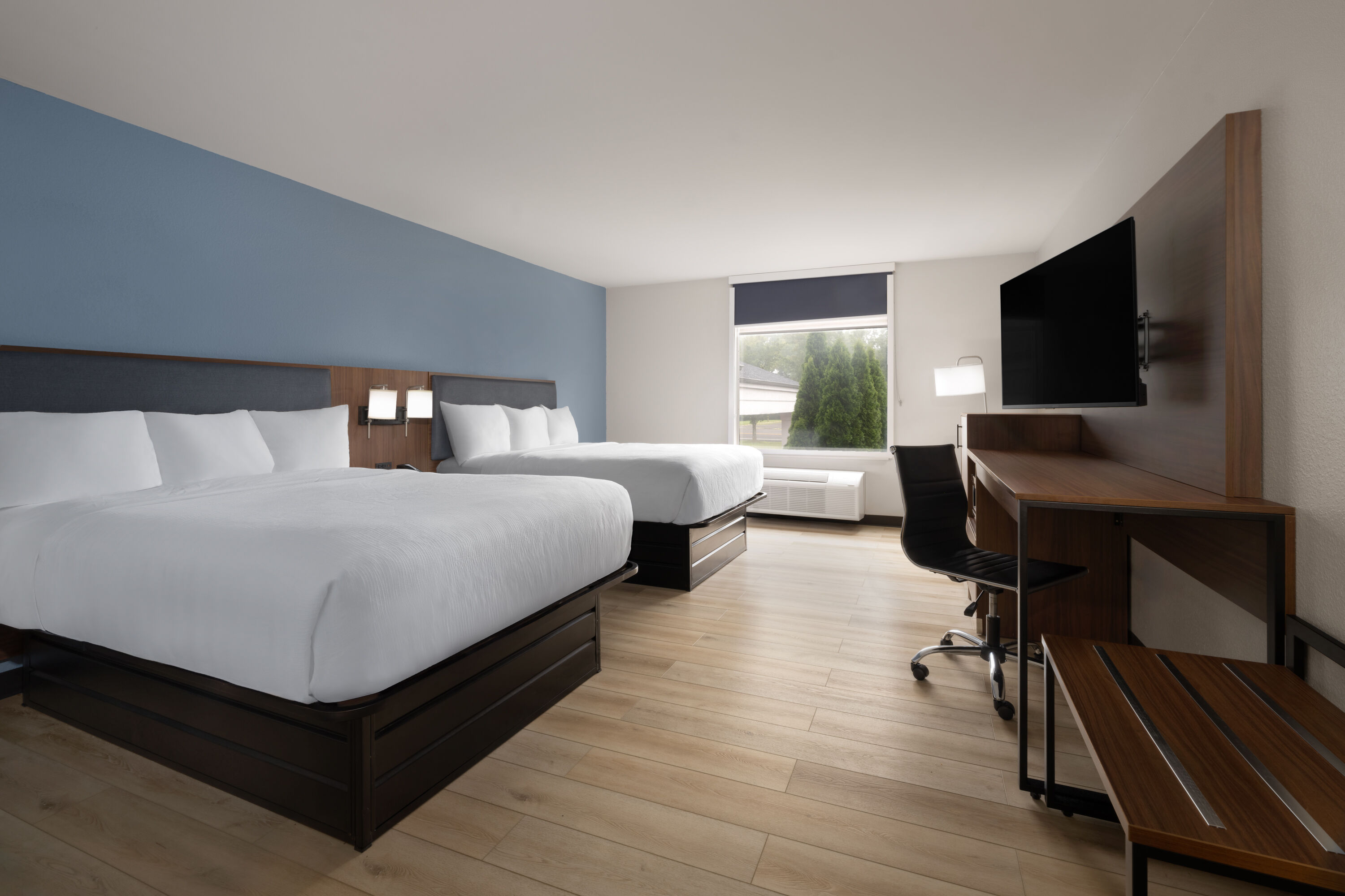 Guest room at the Wingate by Wyndham Dublin Near Claytor Lake State Park in Dublin, Virginia