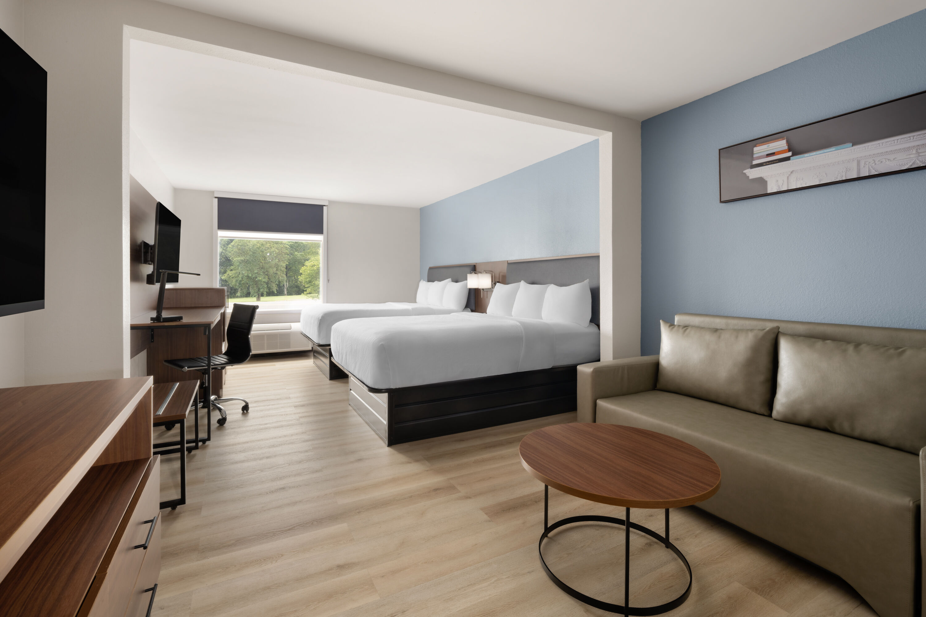 Guest room at the Wingate by Wyndham Dublin Near Claytor Lake State Park in Dublin, Virginia