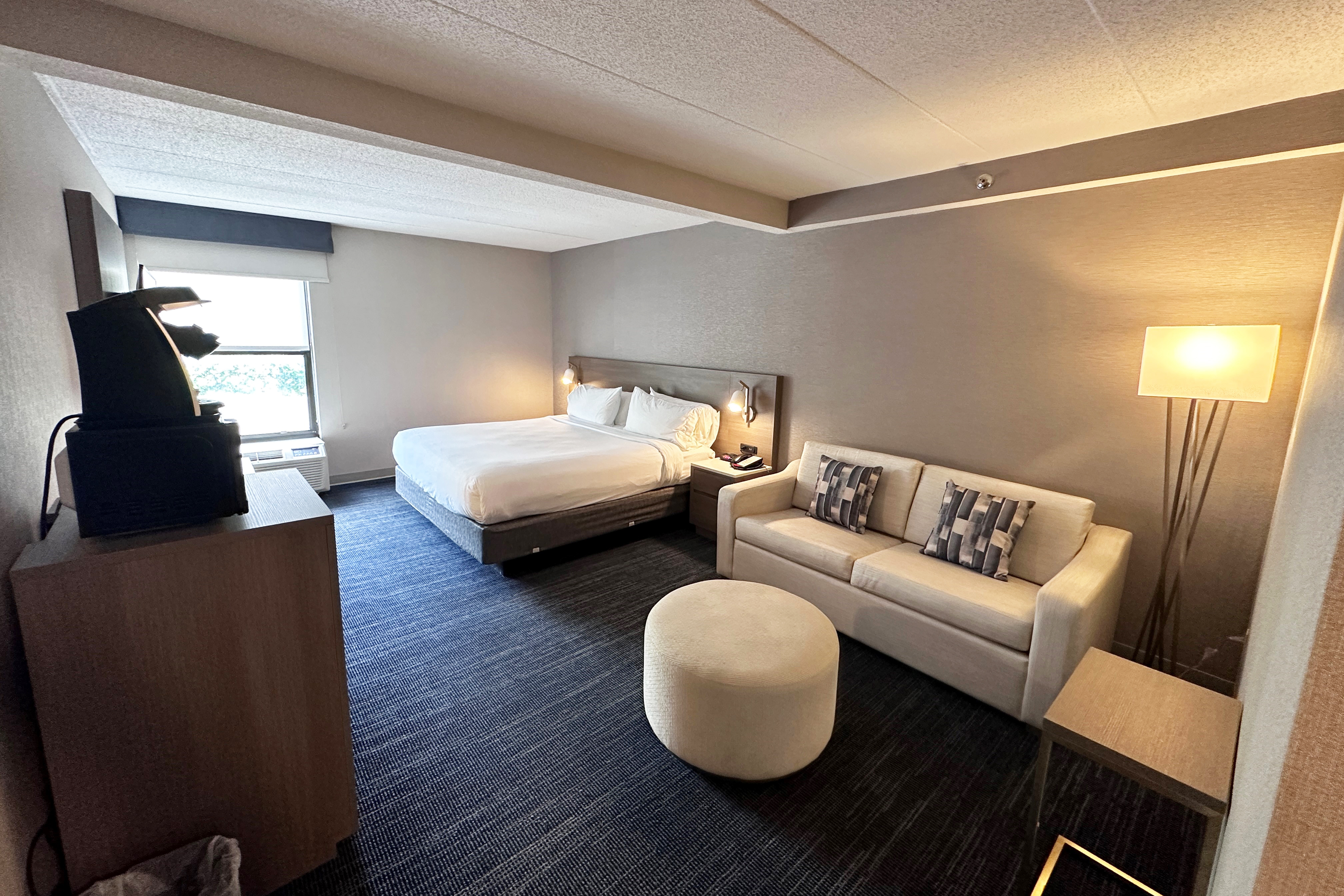 Guest room at the Wingate by Wyndham Waynesboro in Waynesboro, Virginia