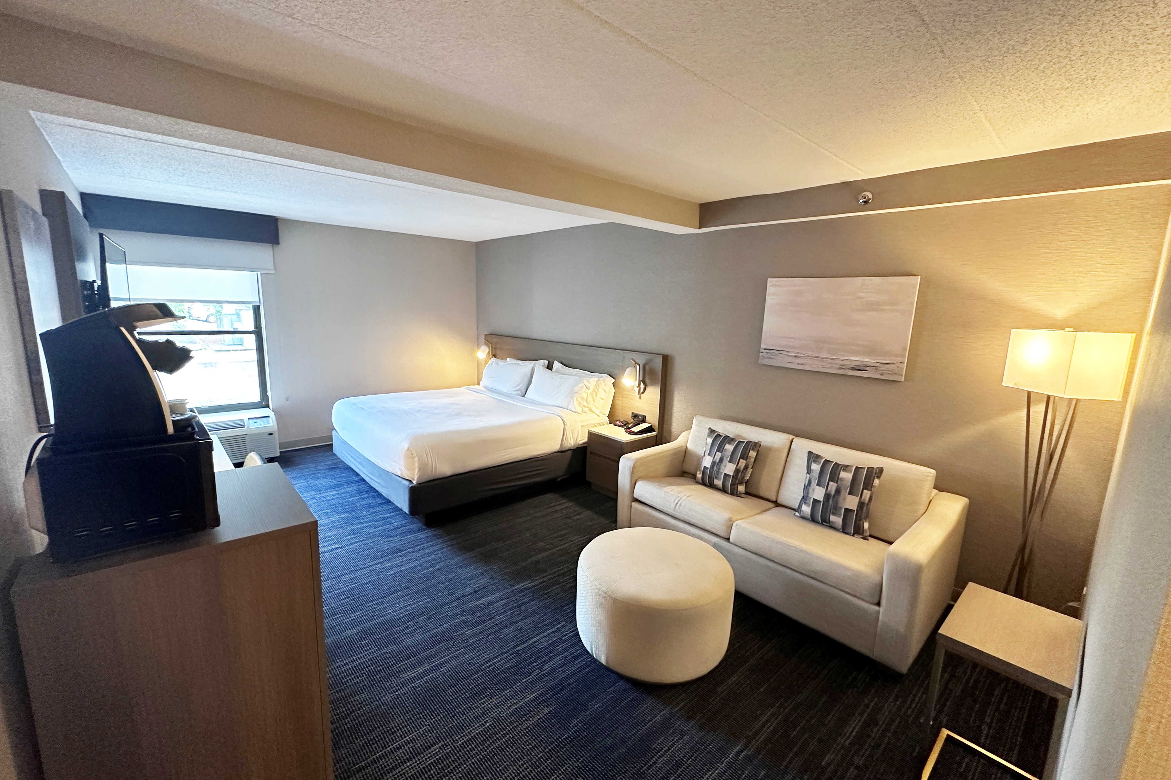 Guest room at the Wingate by Wyndham Waynesboro in Waynesboro, Virginia
