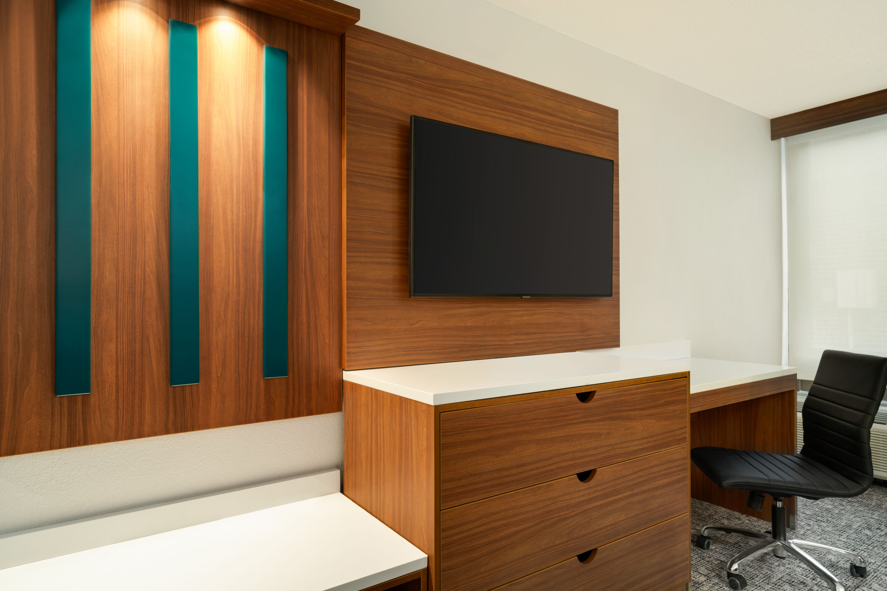 Guest room at the Wingate by Wyndham Williamsburg in Williamsburg, Virginia