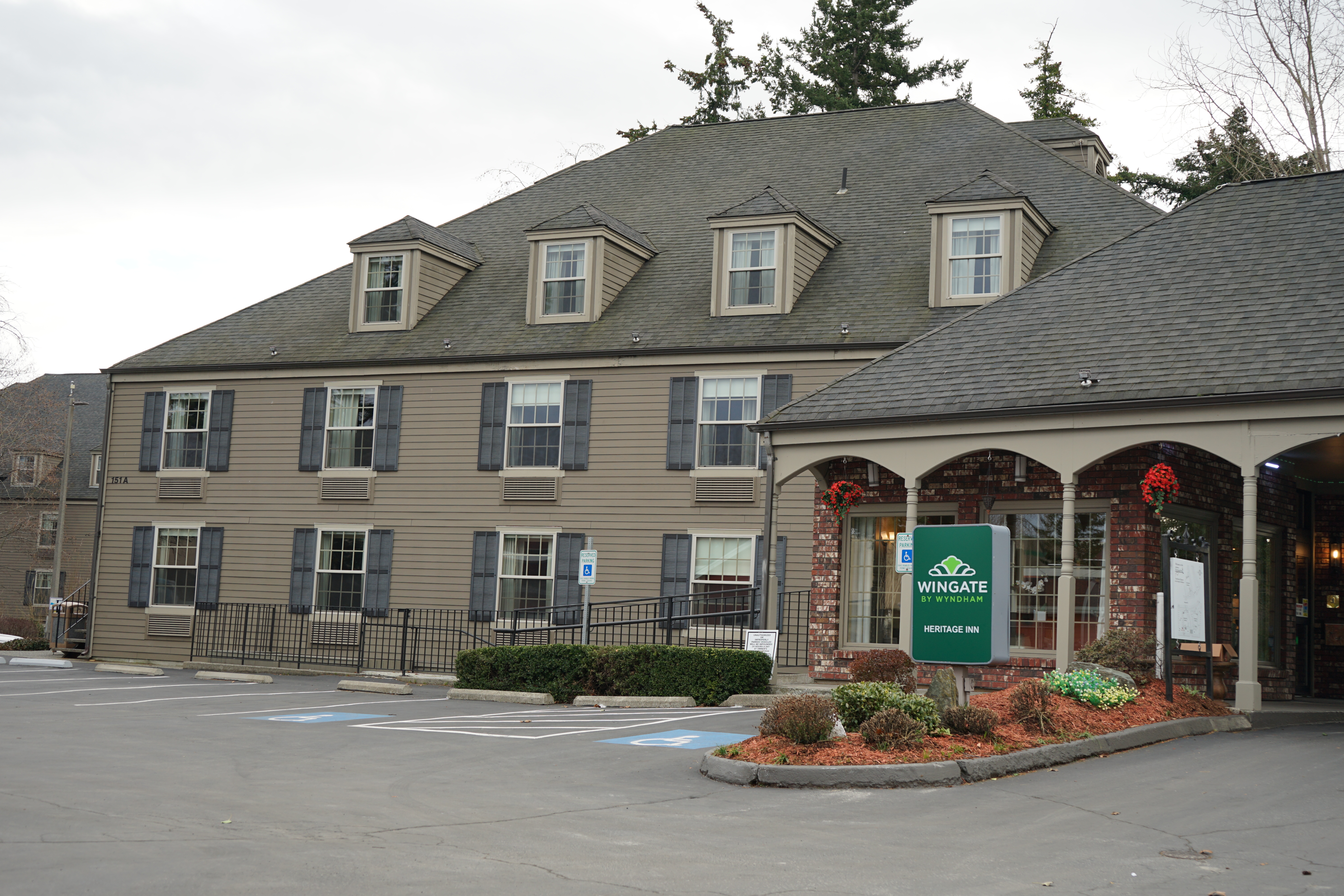 Wingate by Wyndham Bellingham Heritage Inn Bellingham, WA Hotels
