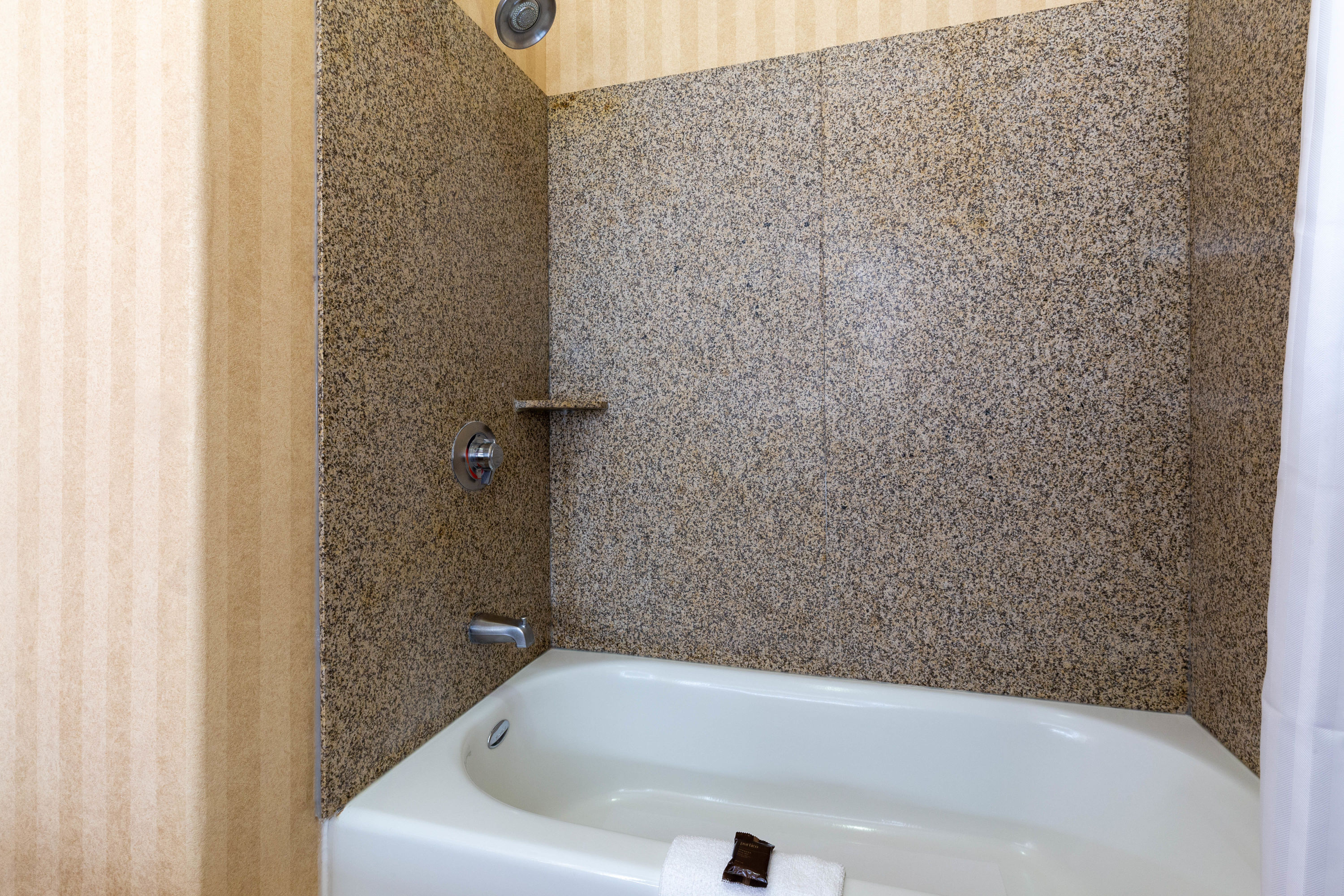 Guest room bath at the Wingate by Wyndham Moses Lake in Moses Lake, Washington