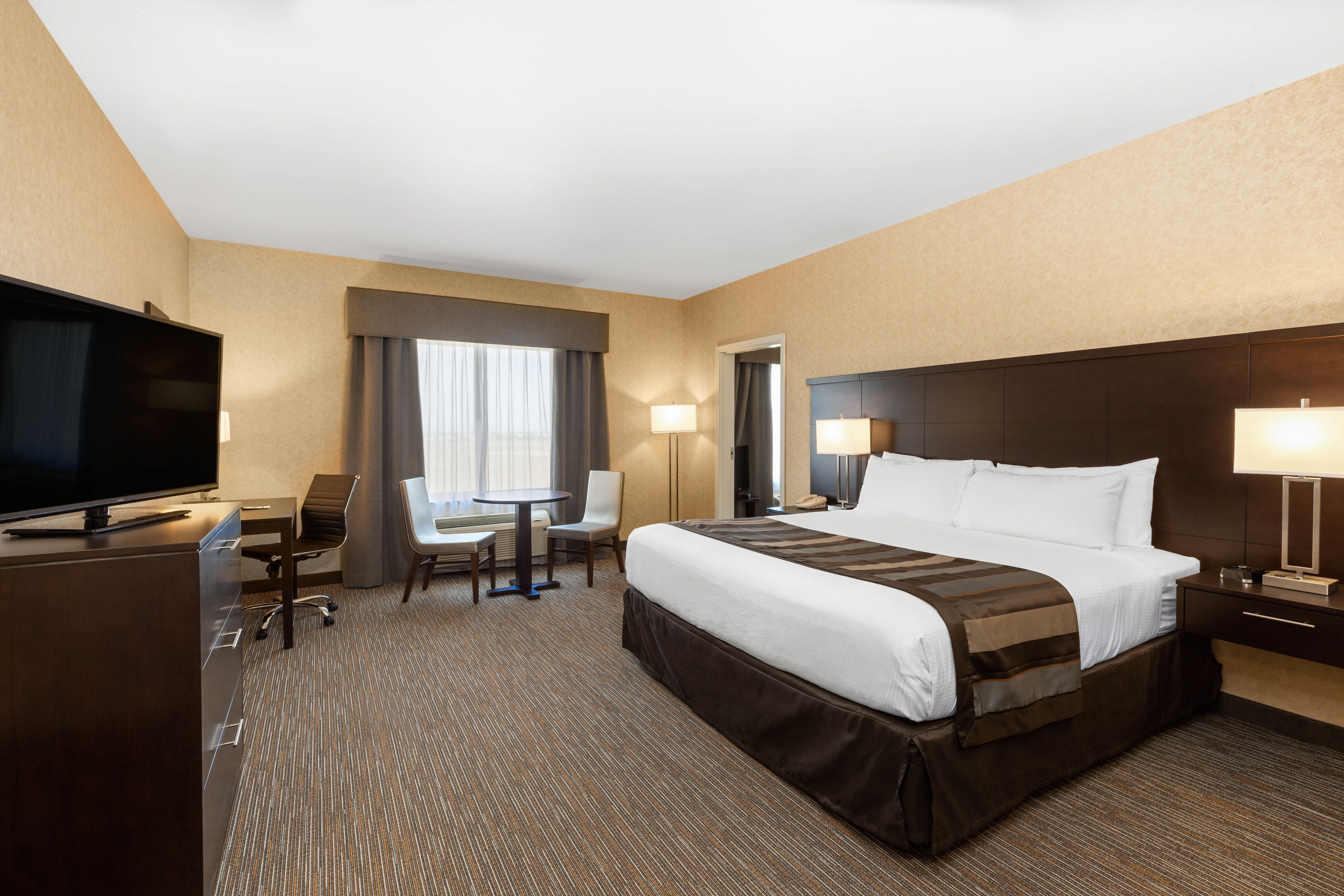 Wingate by Wyndham Moses Lake suite in Moses Lake, Washington