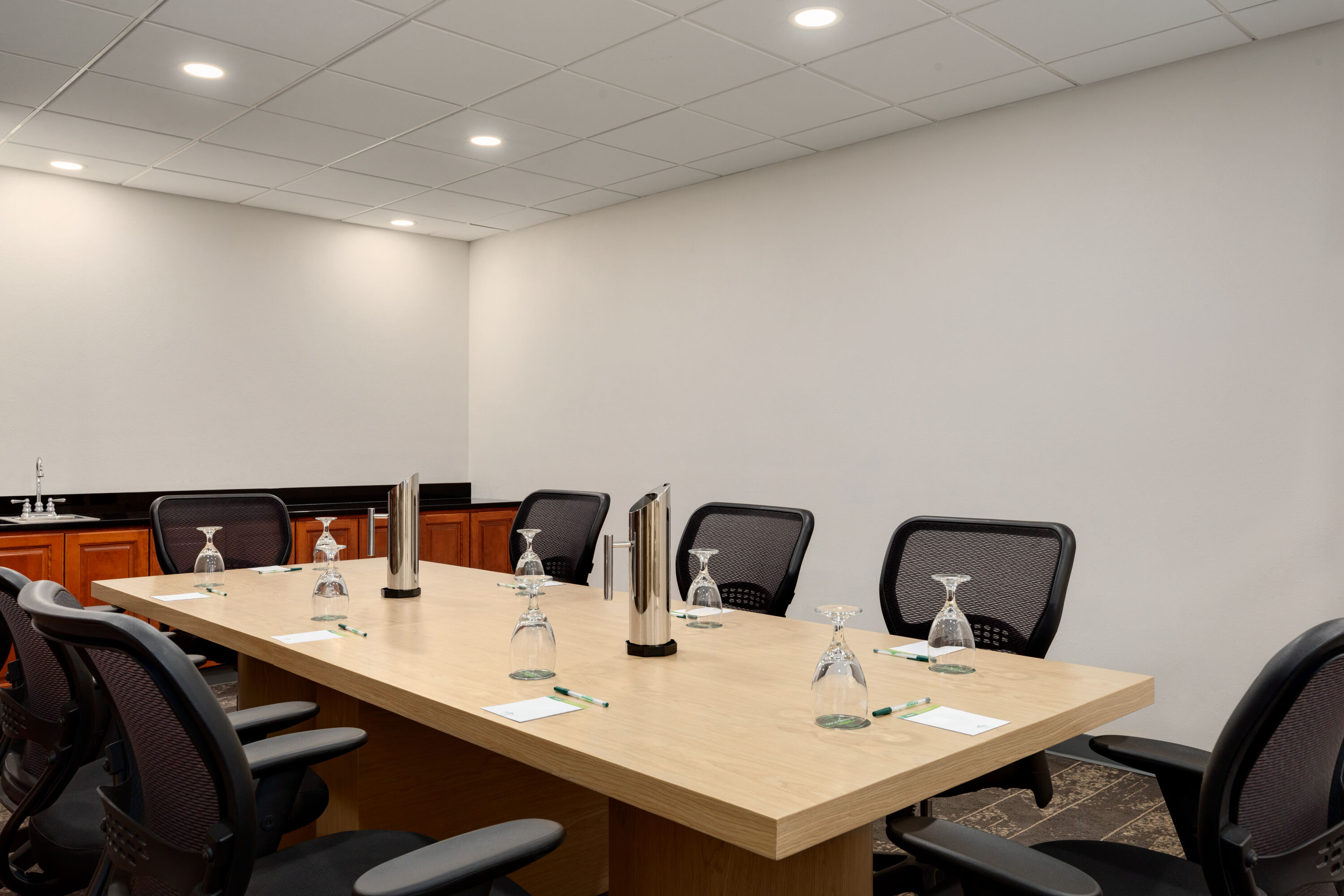 Board room at Wingate by Wyndham Green Bay/Airport in Green Bay, Wisconsin