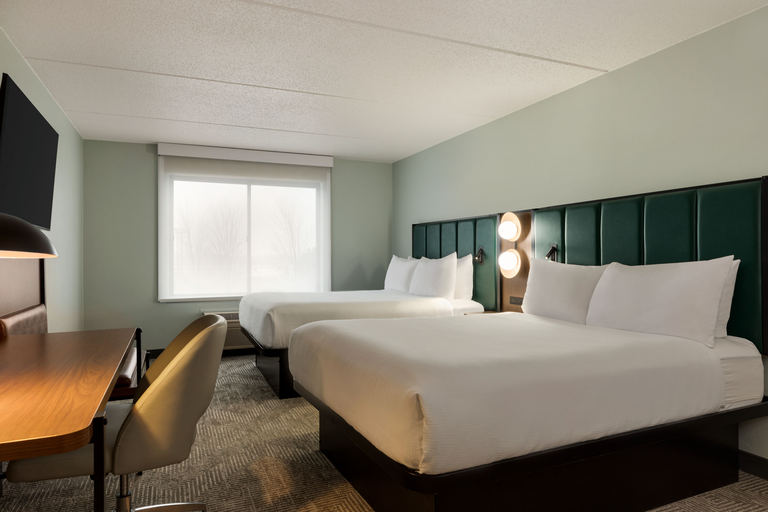 Guest room at the Wingate by Wyndham Green Bay/Airport in Green Bay, Wisconsin
