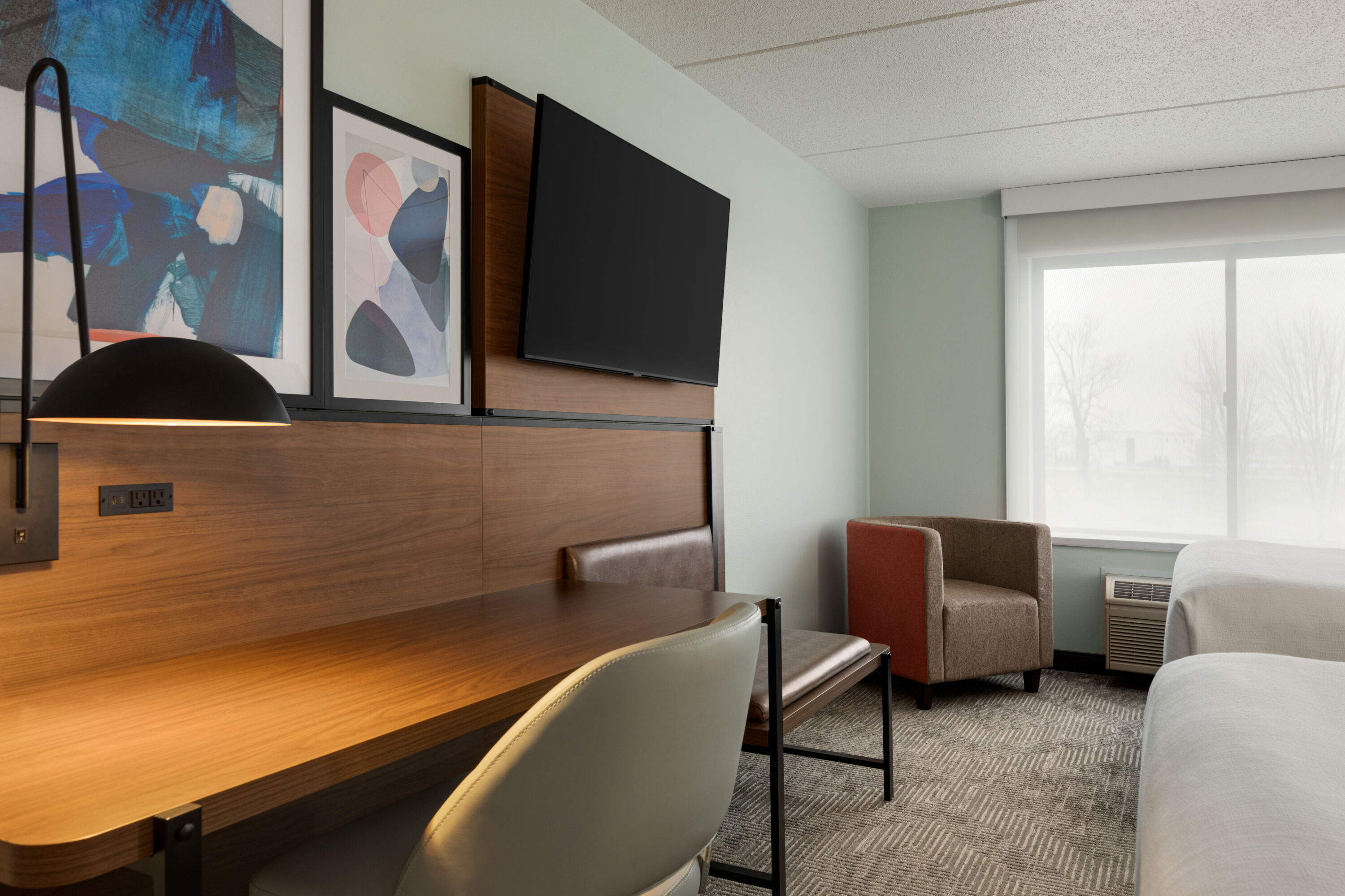 Guest room at the Wingate by Wyndham Green Bay/Airport in Green Bay, Wisconsin
