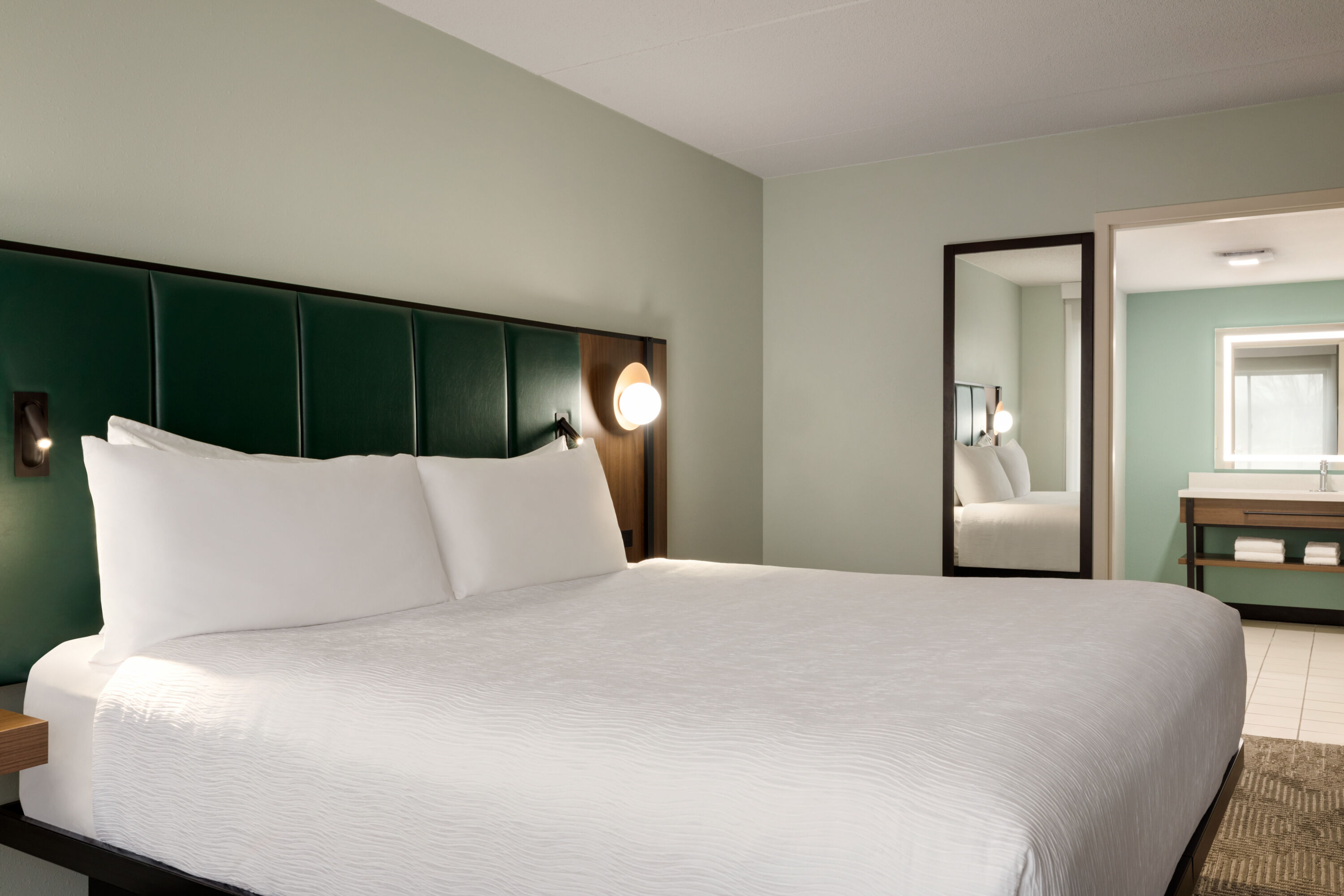 Wingate by Wyndham Green Bay/Airport suite in Green Bay, Wisconsin