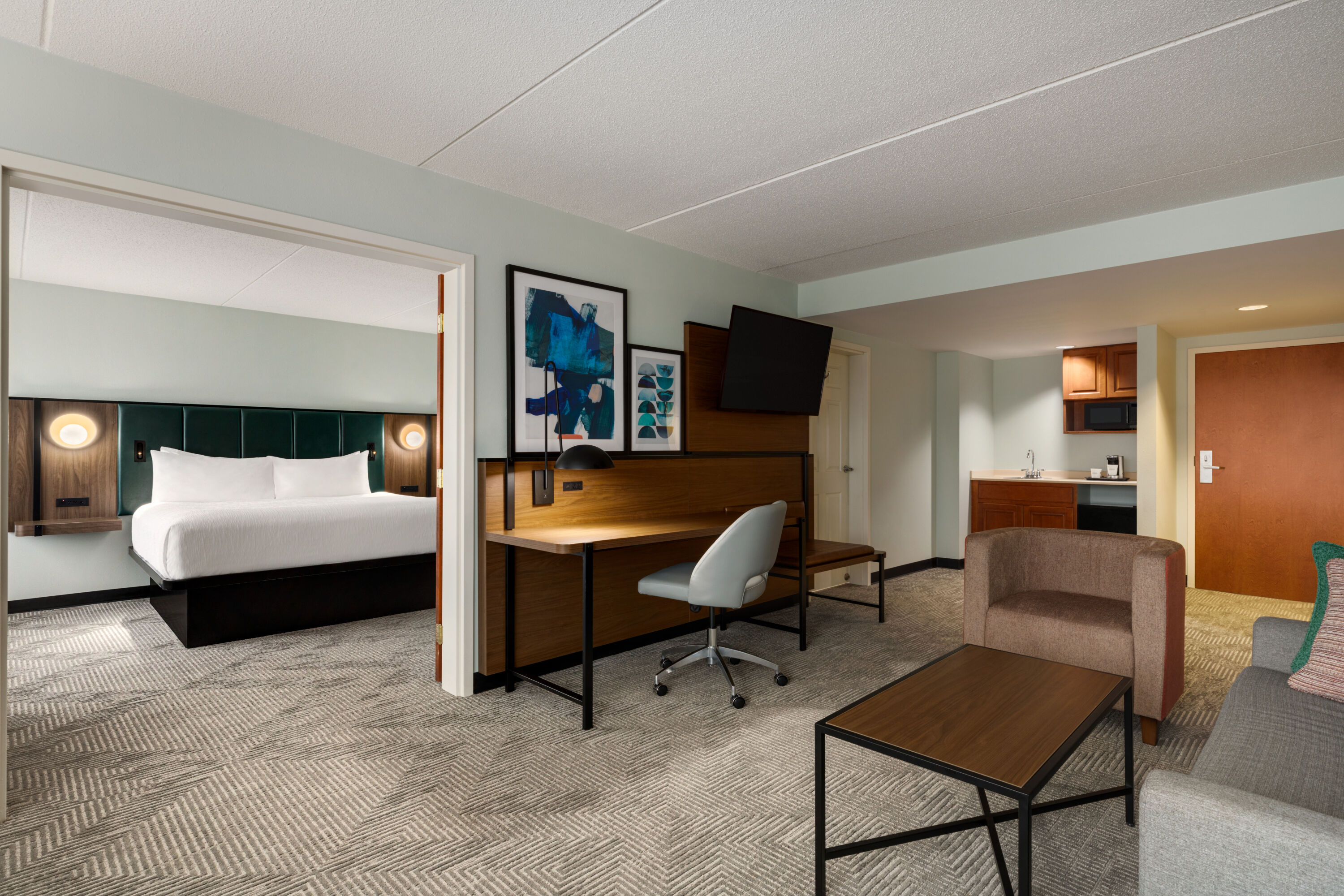 Wingate by Wyndham Green Bay/Airport suite in Green Bay, Wisconsin