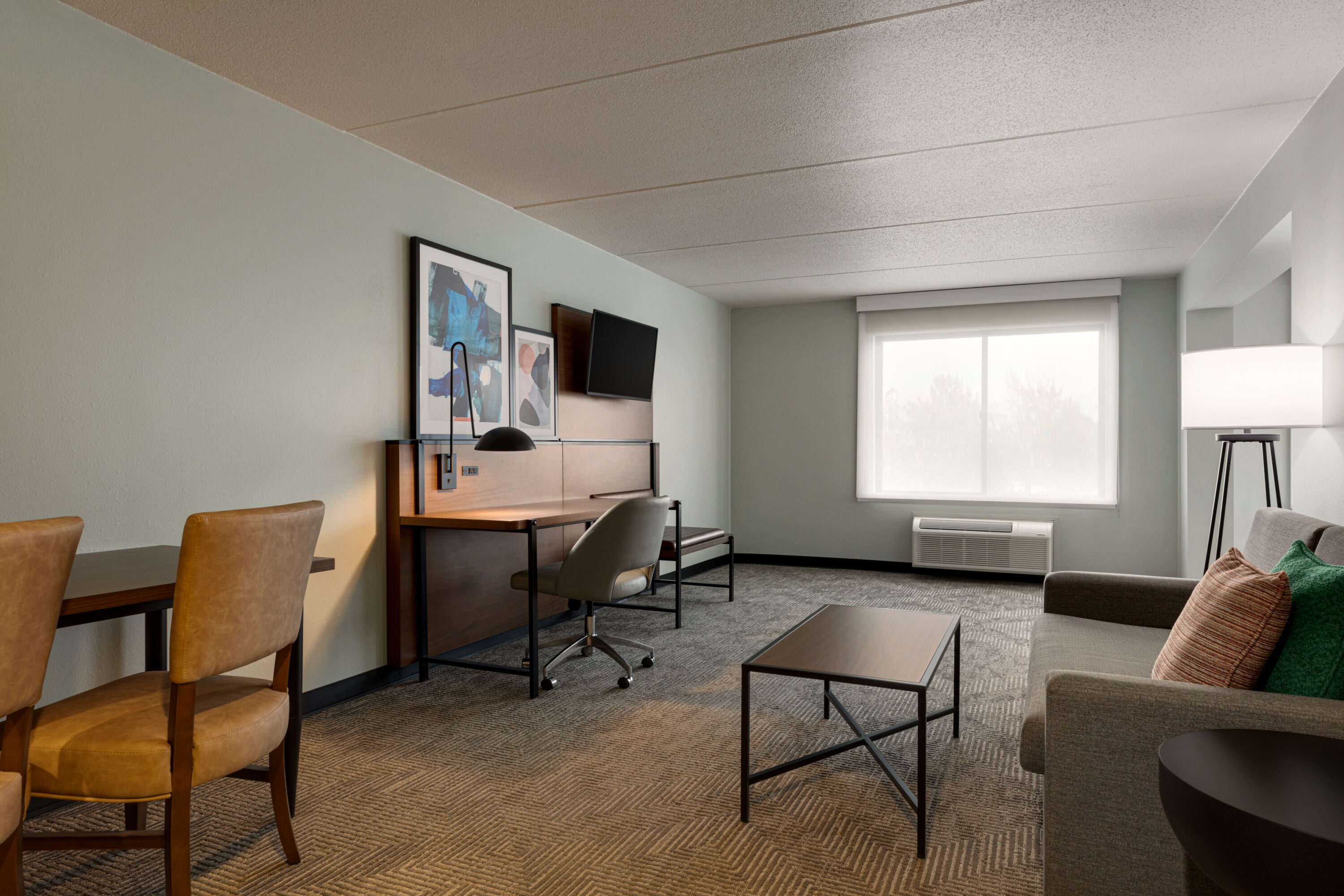 Wingate by Wyndham Green Bay/Airport suite in Green Bay, Wisconsin