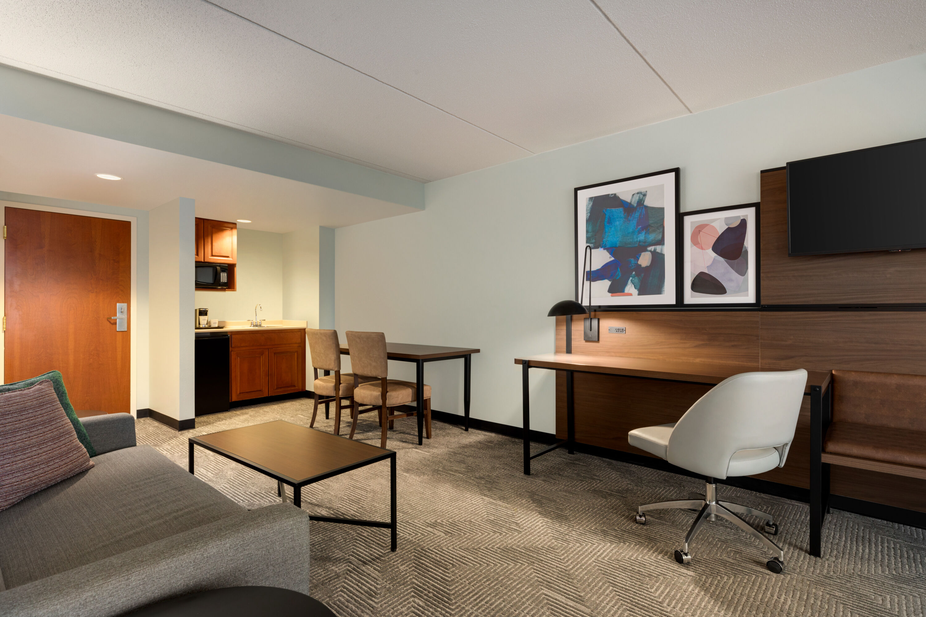 Wingate by Wyndham Green Bay/Airport suite in Green Bay, Wisconsin