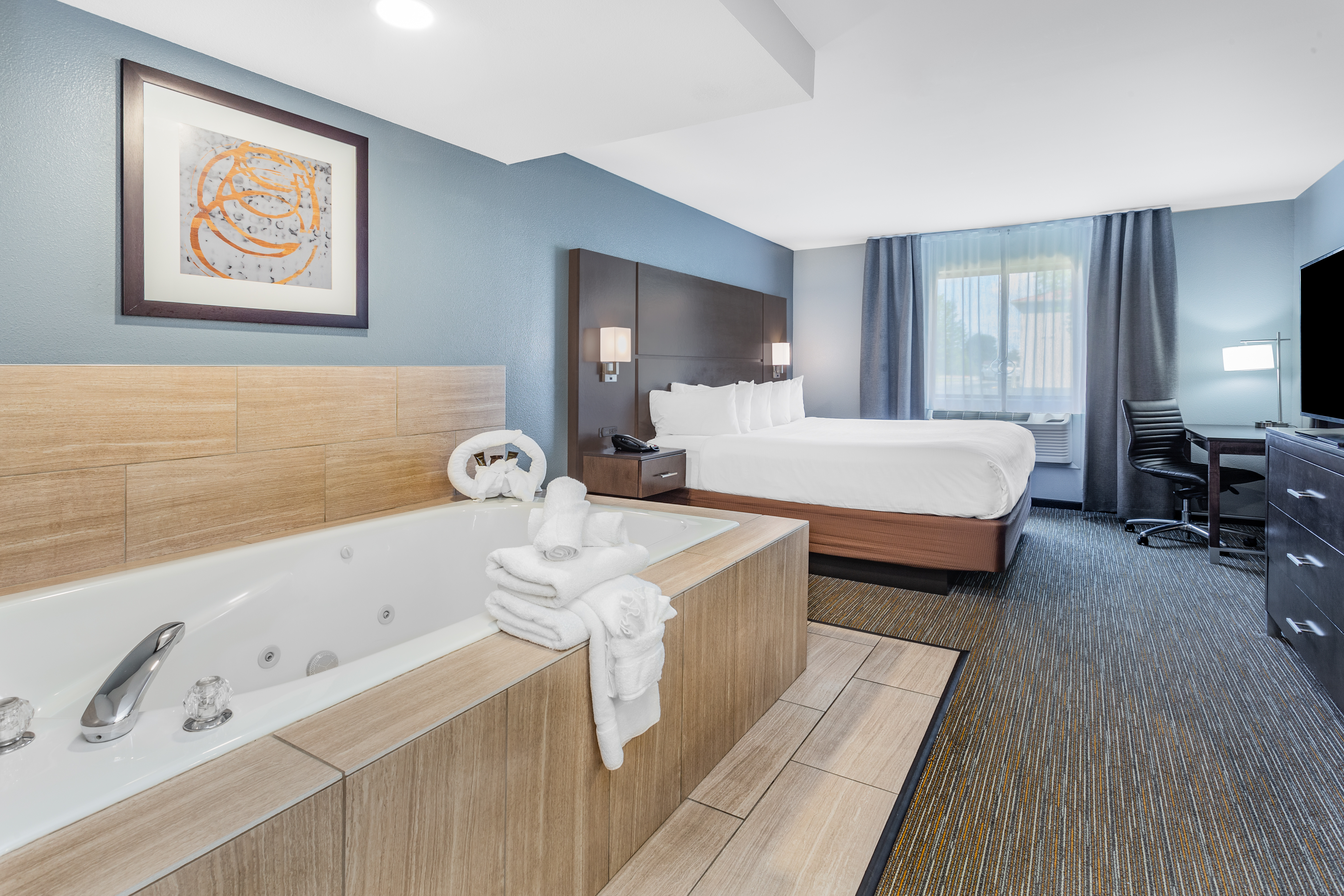 Guest room at the Wingate by Wyndham Wisconsin Dells Waterpark in Wisconsin Dells, Wisconsin