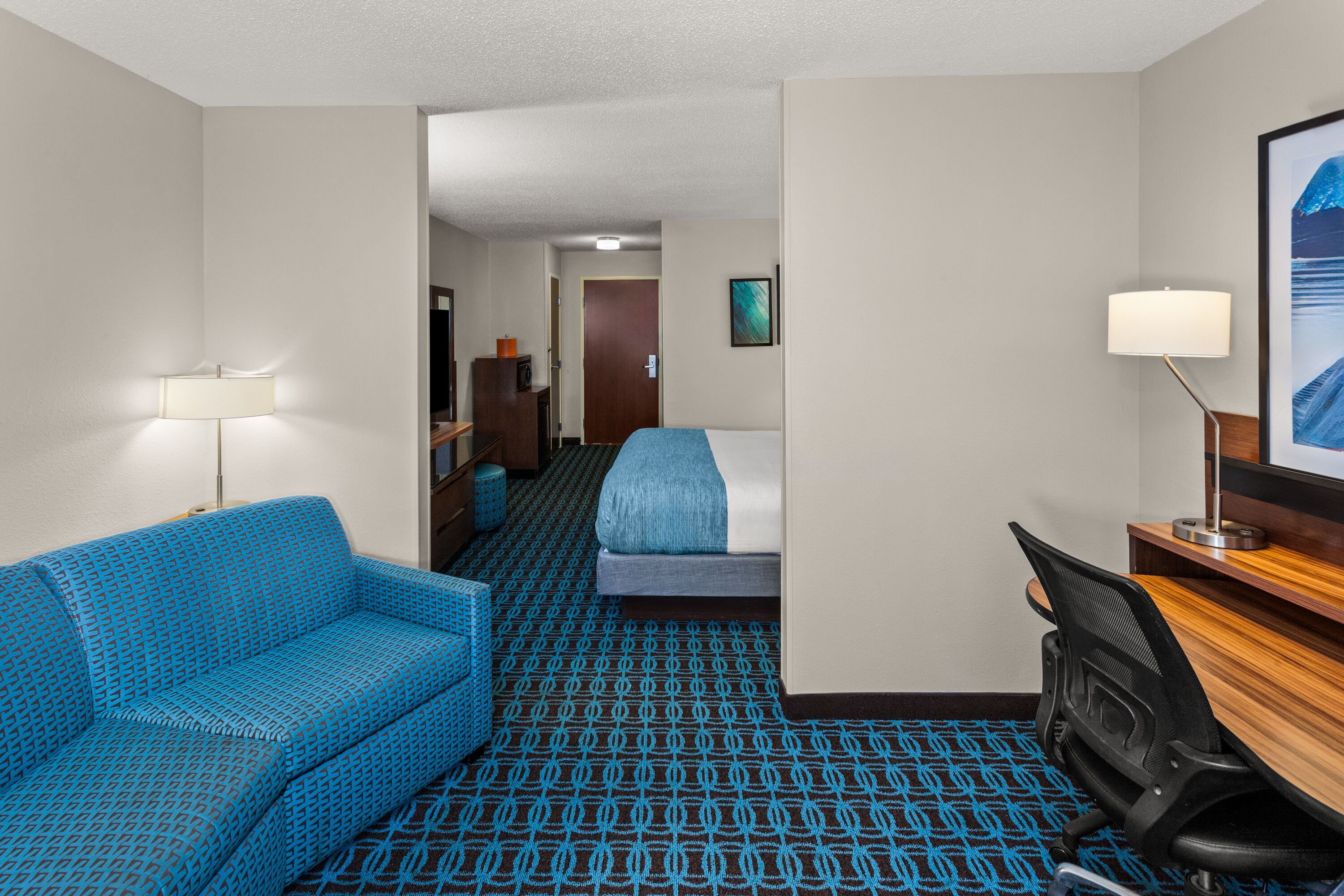 Guest room at the Wingate by Wyndham Oshkosh in Oshkosh, Wisconsin