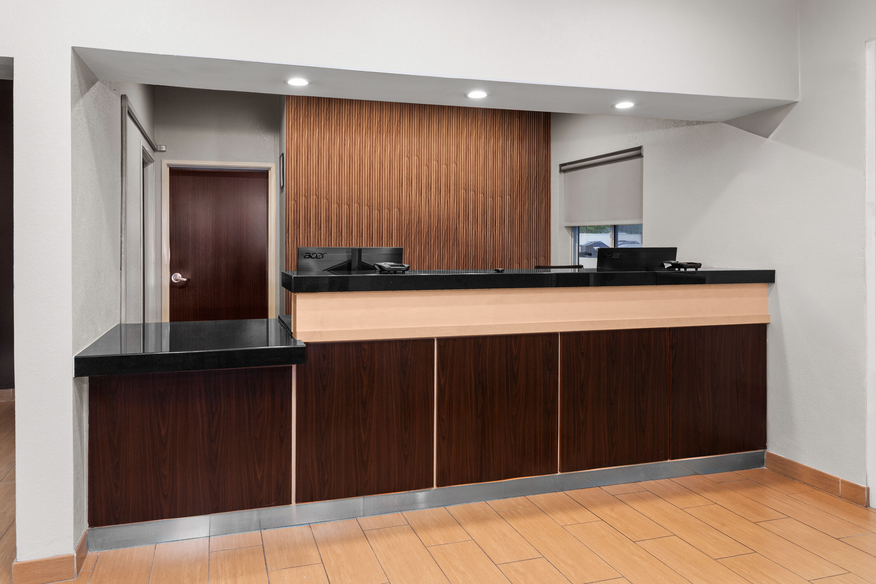 Wingate by Wyndham Oshkosh reception in Oshkosh, Wisconsin