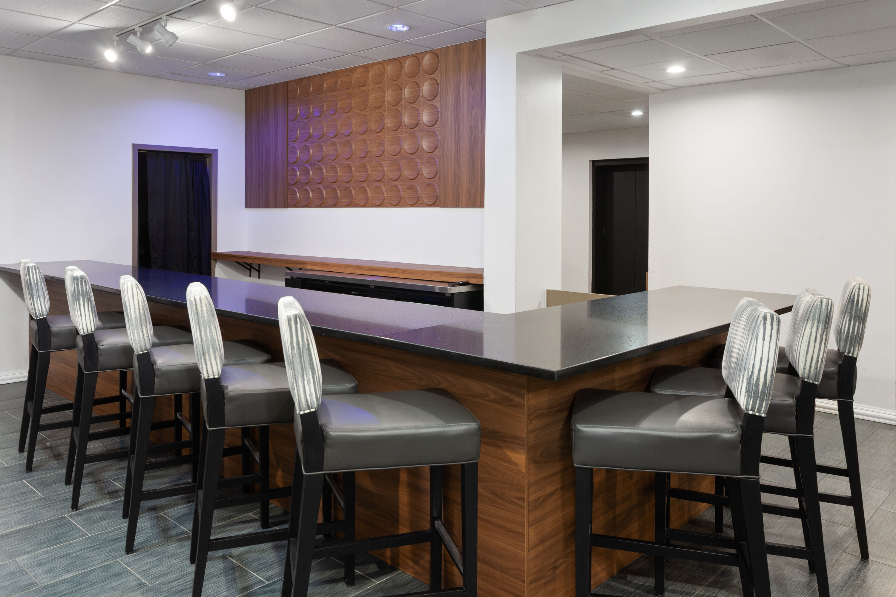 Bar at Wingate by Wyndham Sheboygan in Sheboygan, Wisconsin