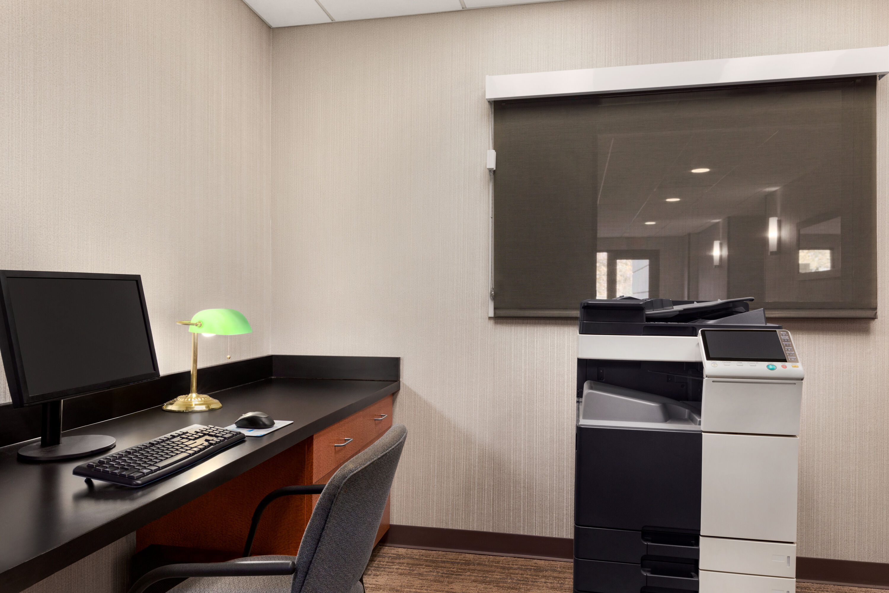 Wingate by Wyndham Bridgeport/Clarksburg business center in Bridgeport, West Virginia