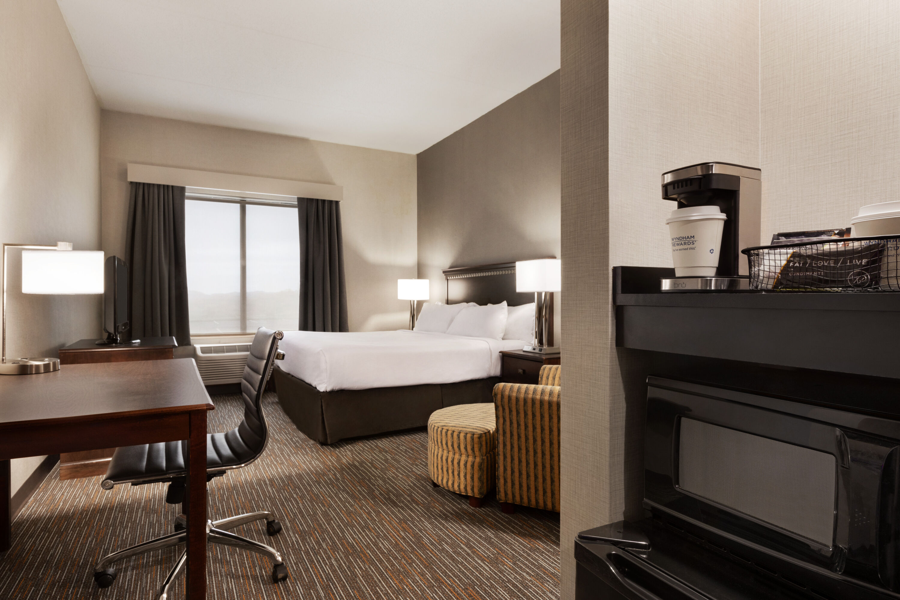 Guest room at the Wingate by Wyndham Bridgeport/Clarksburg in Bridgeport, West Virginia