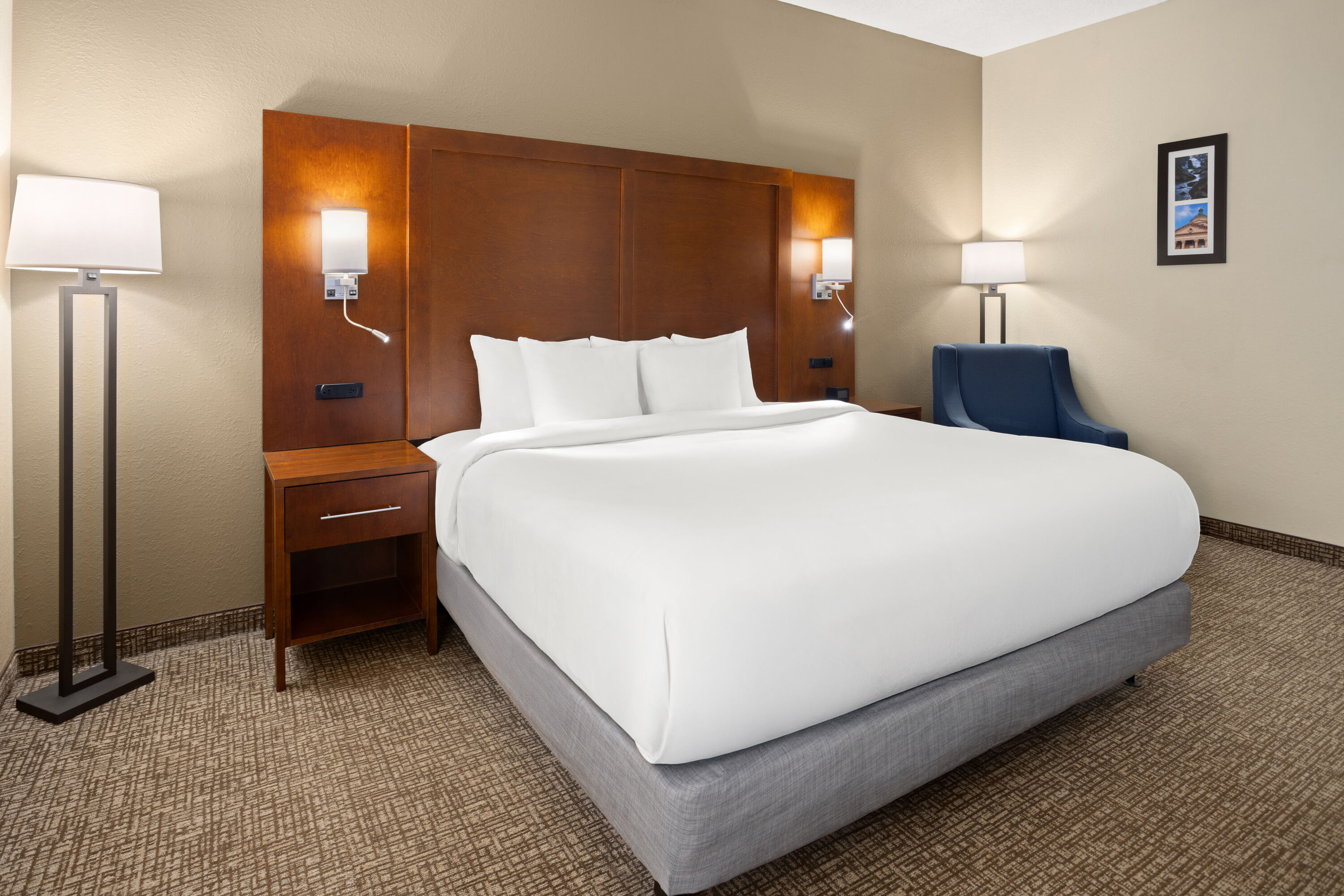 Guest room at the Wingate by Wyndham Buckhannon in Buckhannon, West Virginia