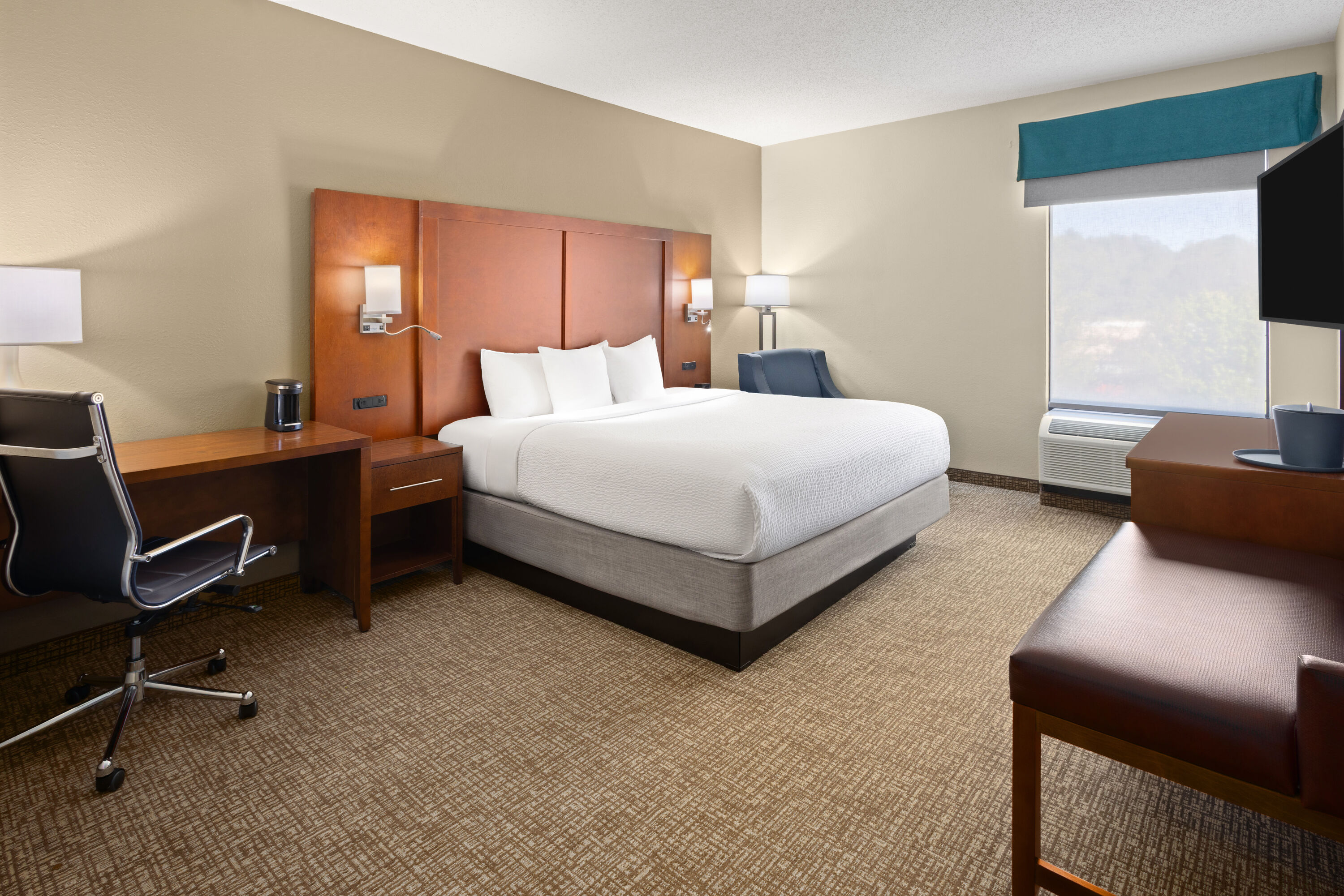 Guest room at the Wingate by Wyndham Buckhannon in Buckhannon, West Virginia