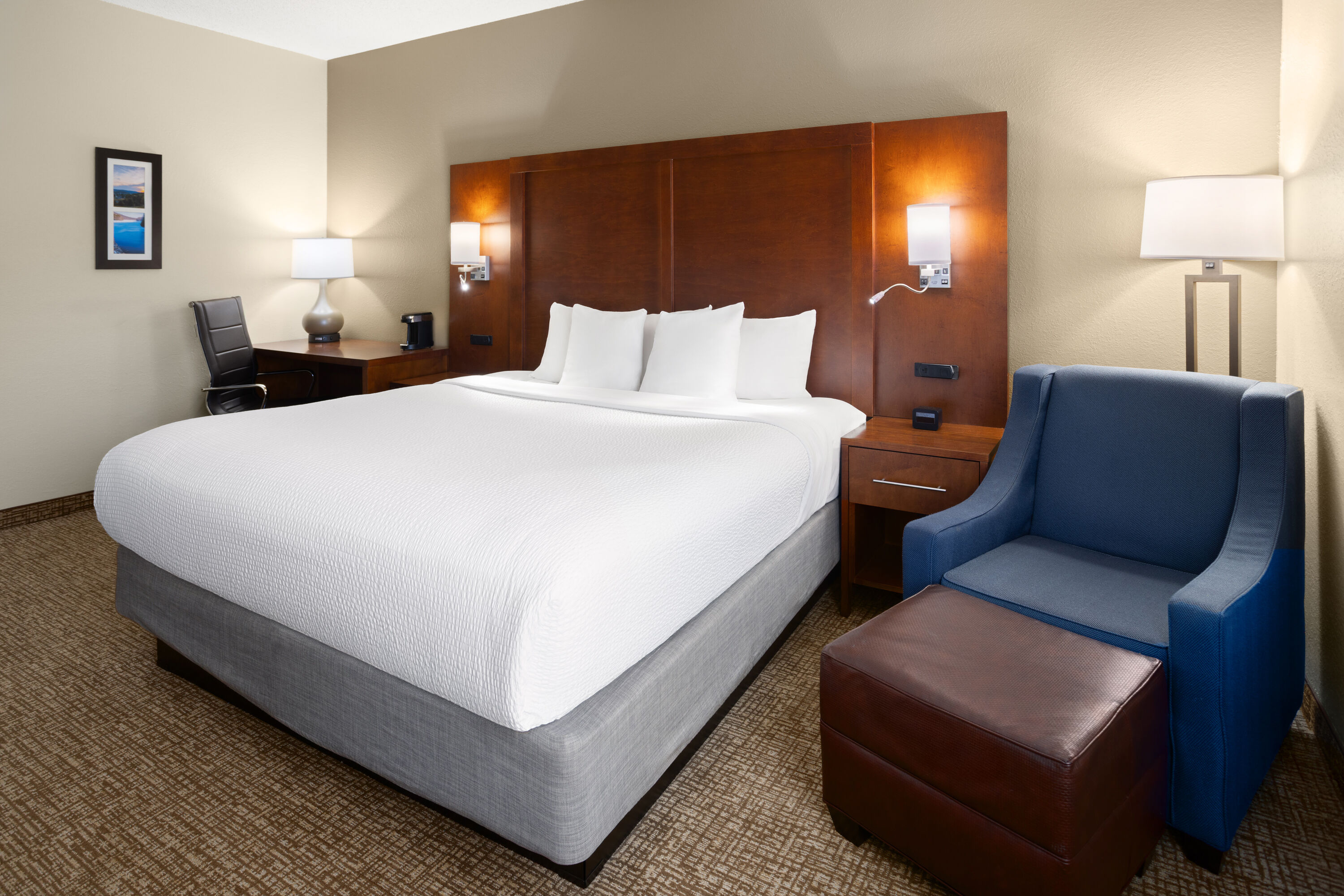 Guest room at the Wingate by Wyndham Buckhannon in Buckhannon, West Virginia