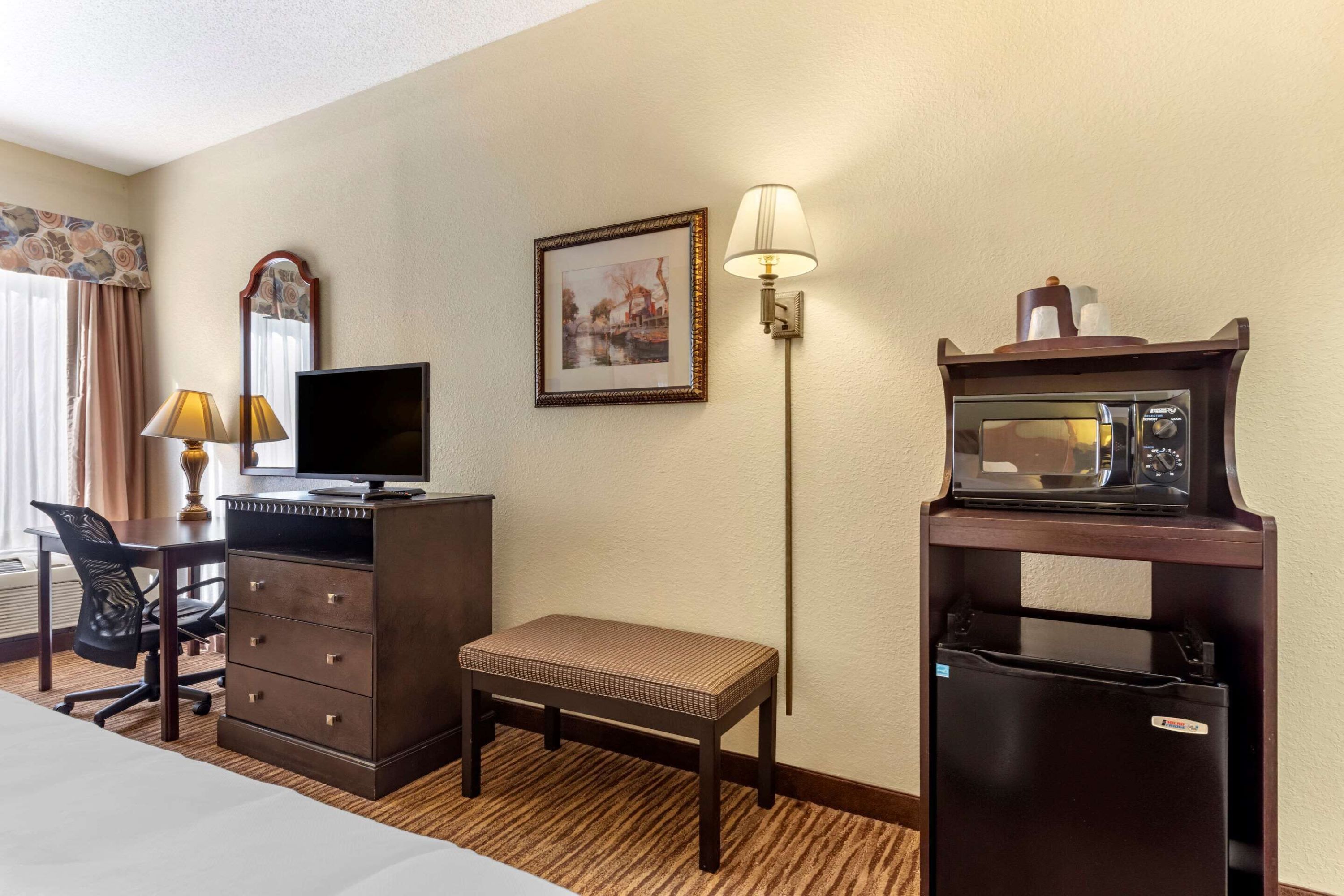 Guest room at the Wingate by Wyndham Buckhannon in Buckhannon, West Virginia