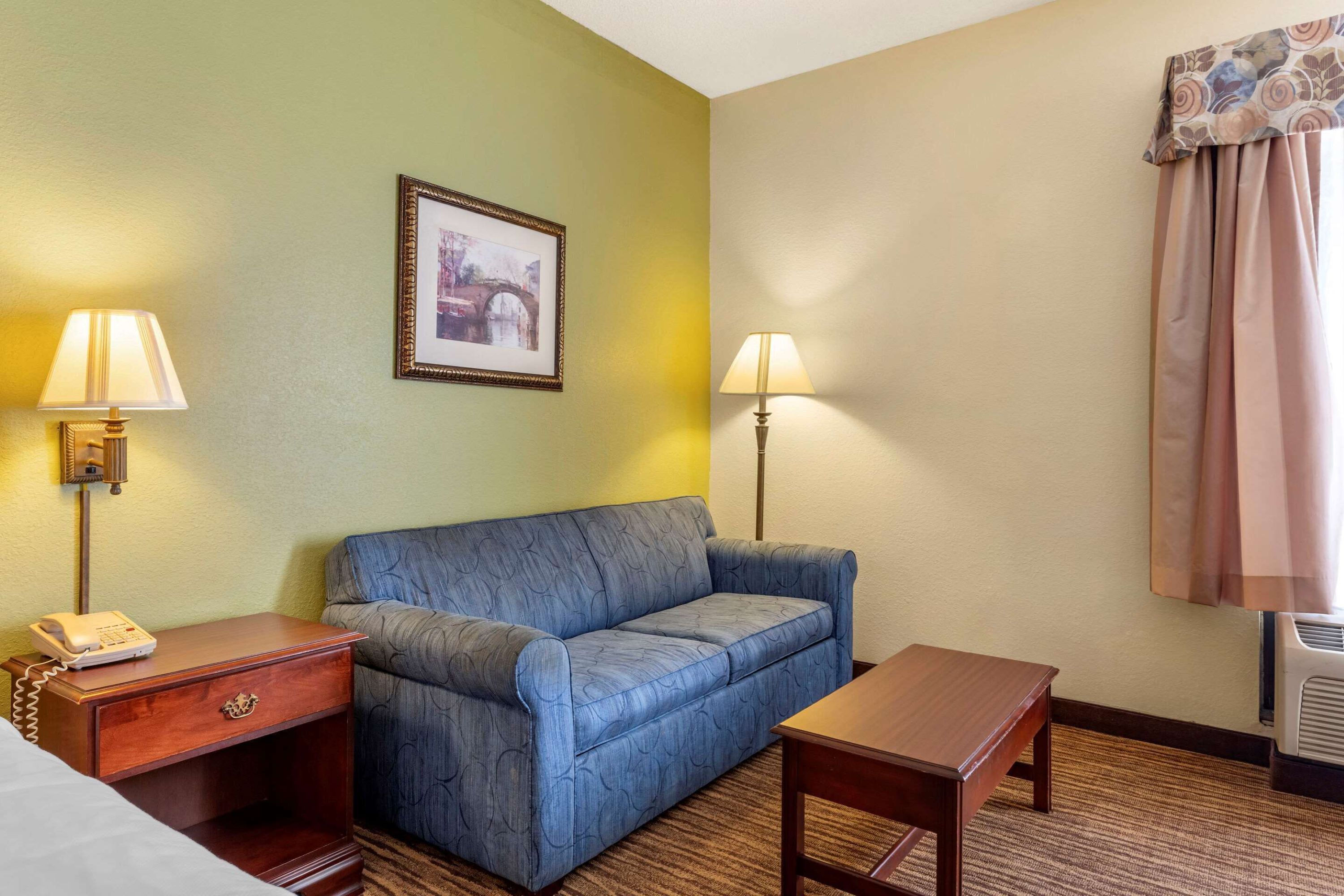Guest room at the Wingate by Wyndham Buckhannon in Buckhannon, West Virginia
