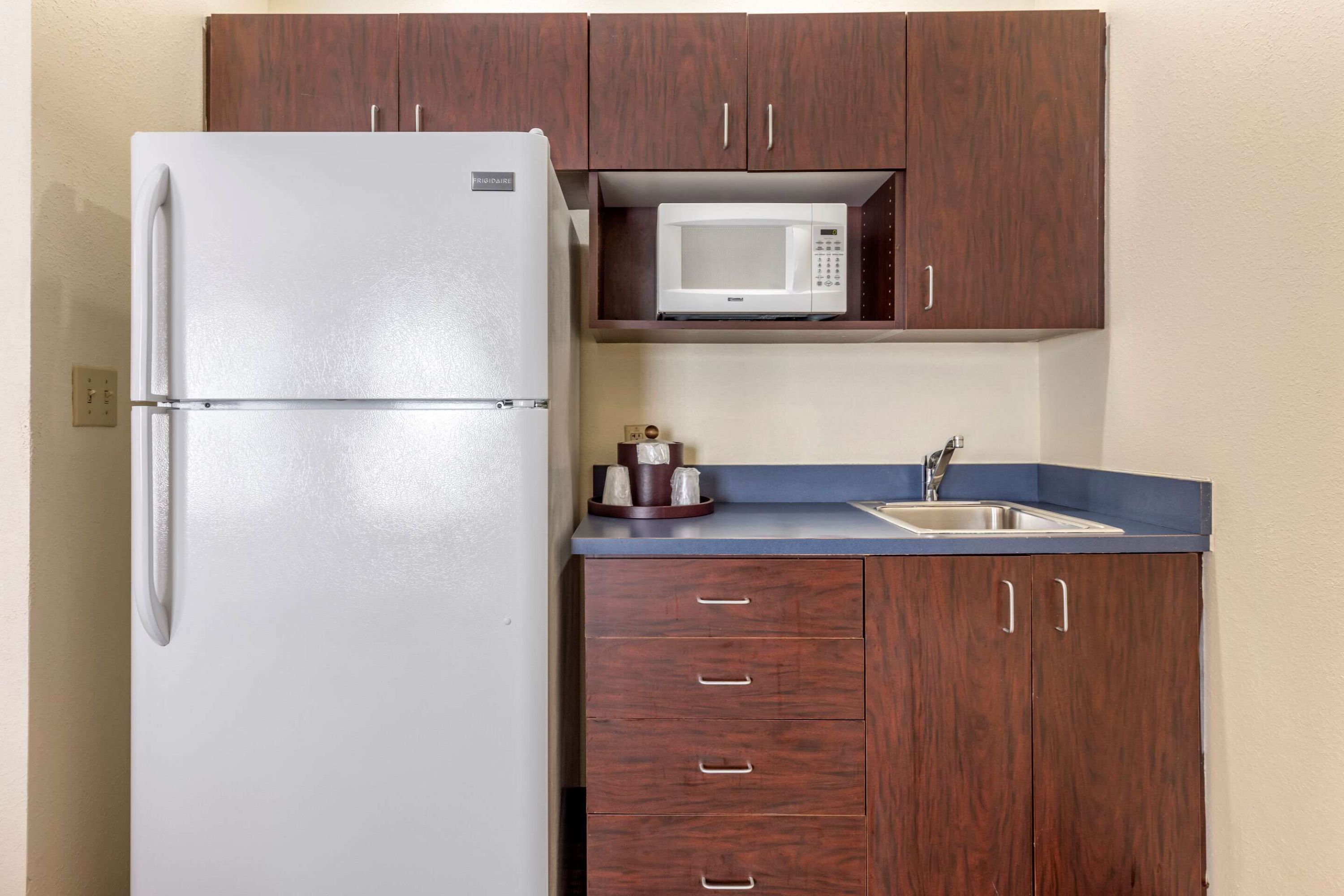 Guest room at the Wingate by Wyndham Buckhannon in Buckhannon, West Virginia