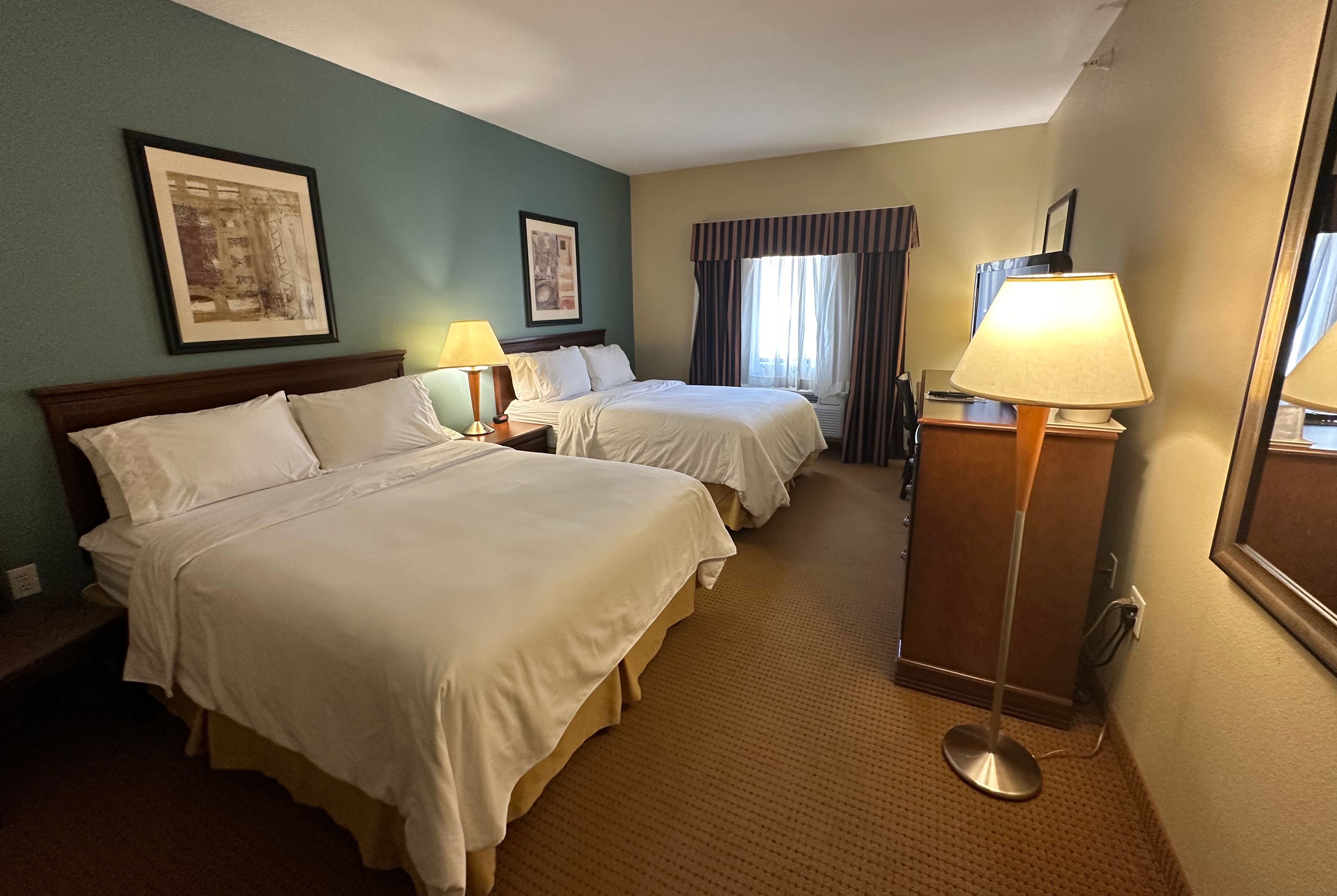 Guest room at the Wingate by Wyndham Newell in Newell, West Virginia