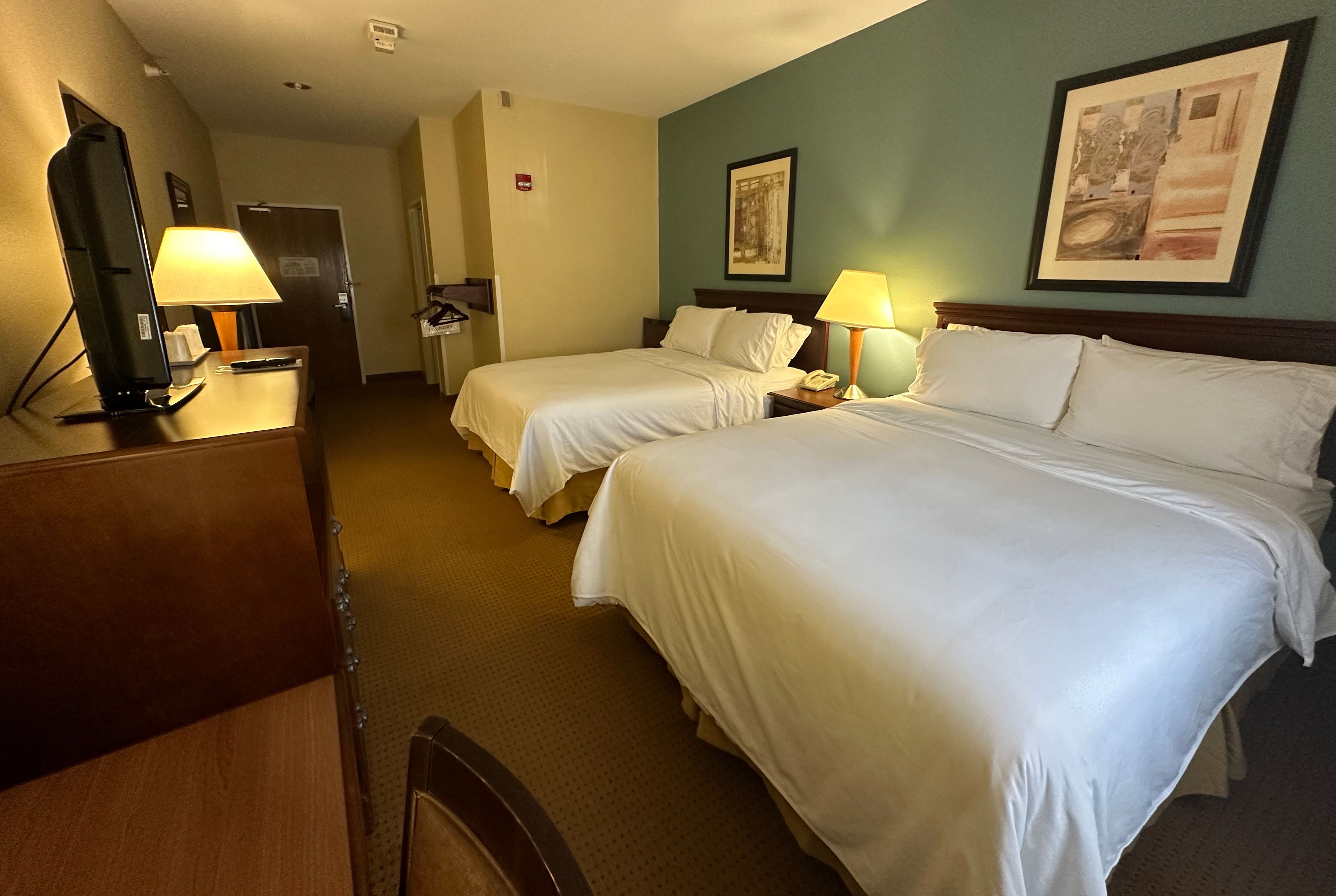 Guest room at the Wingate by Wyndham Newell in Newell, West Virginia