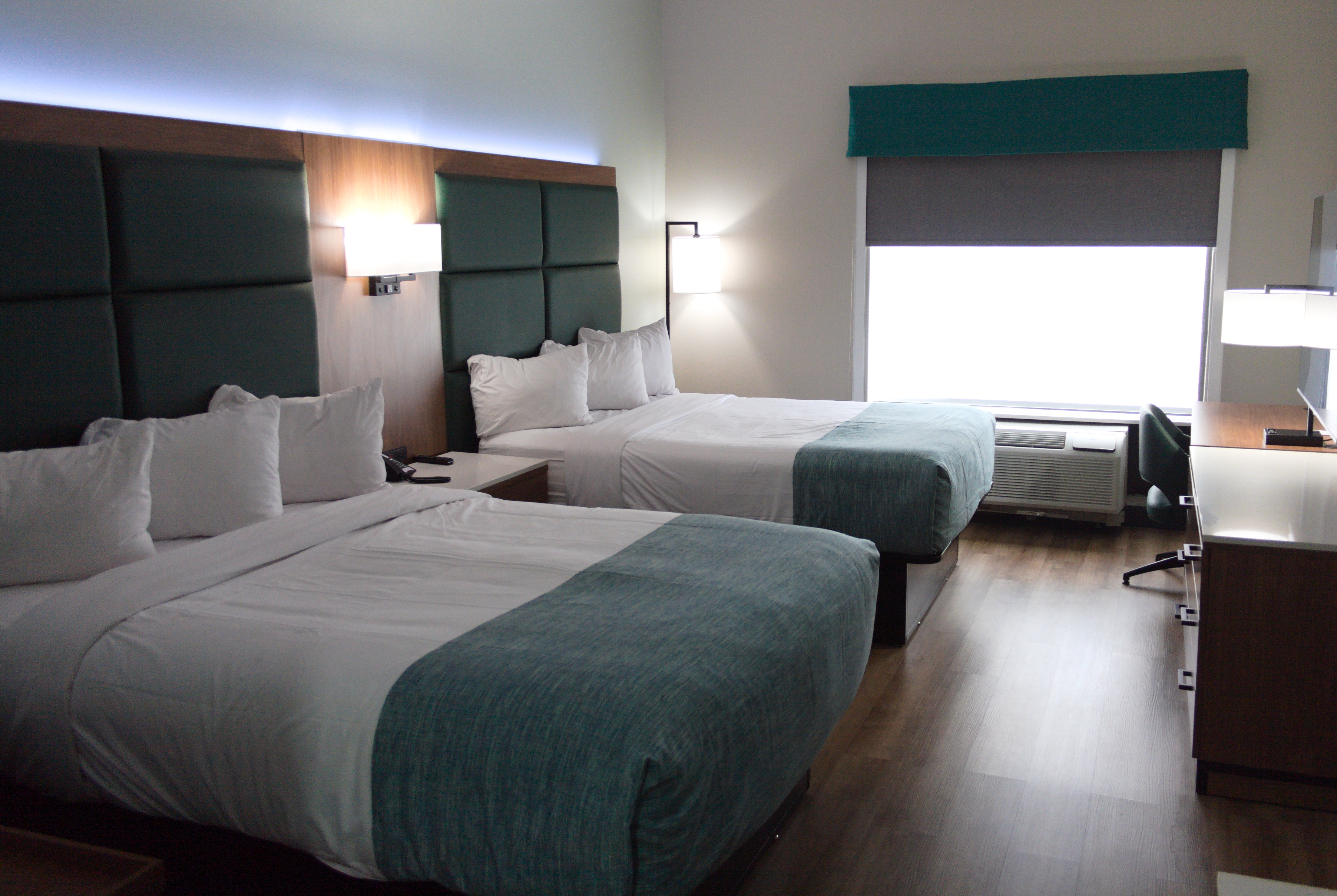 Guest room at the Wingate by Wyndham Vienna/Parkersburg/Marietta in Vienna, West Virginia