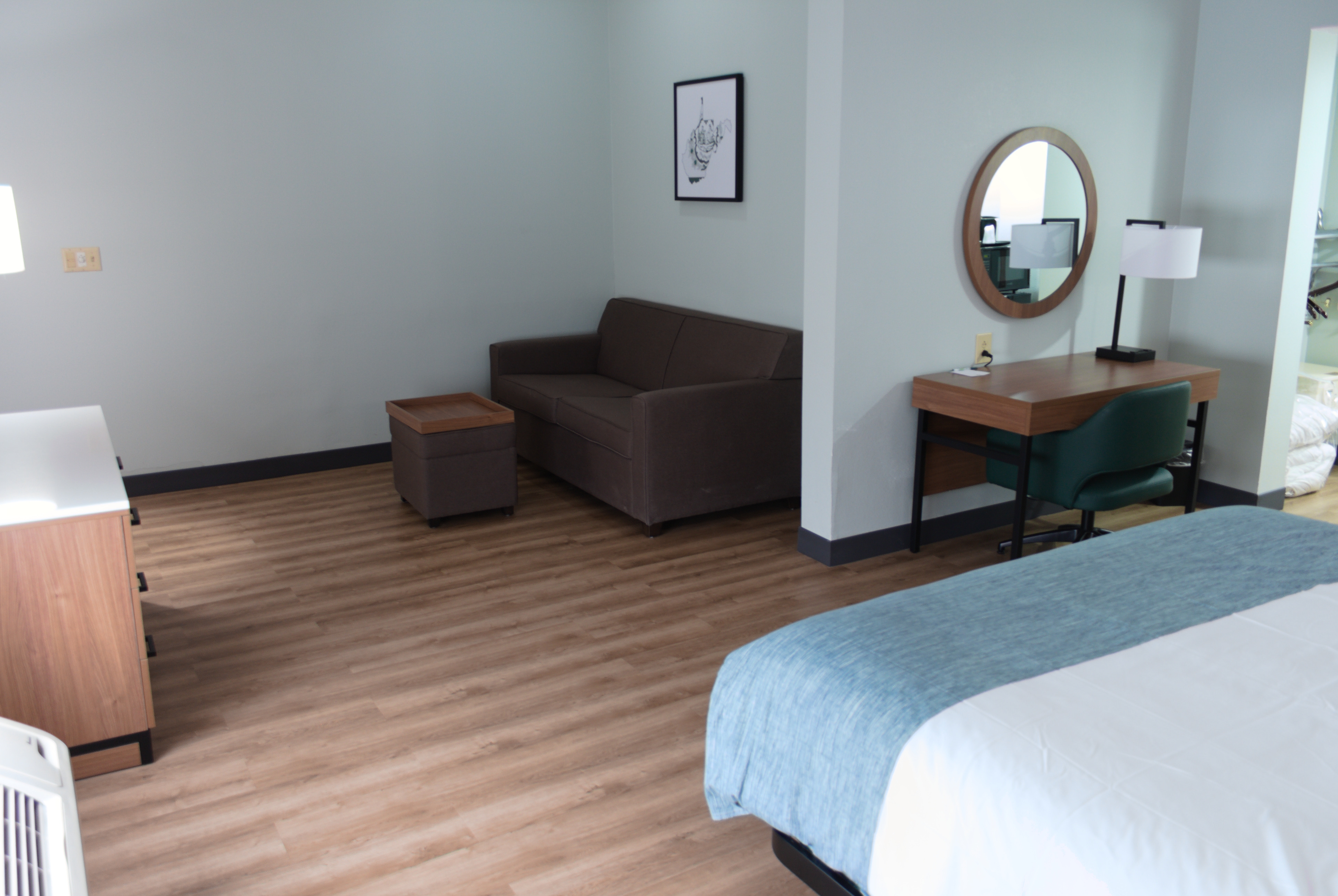 Guest room at the Wingate by Wyndham Vienna/Parkersburg/Marietta in Vienna, West Virginia