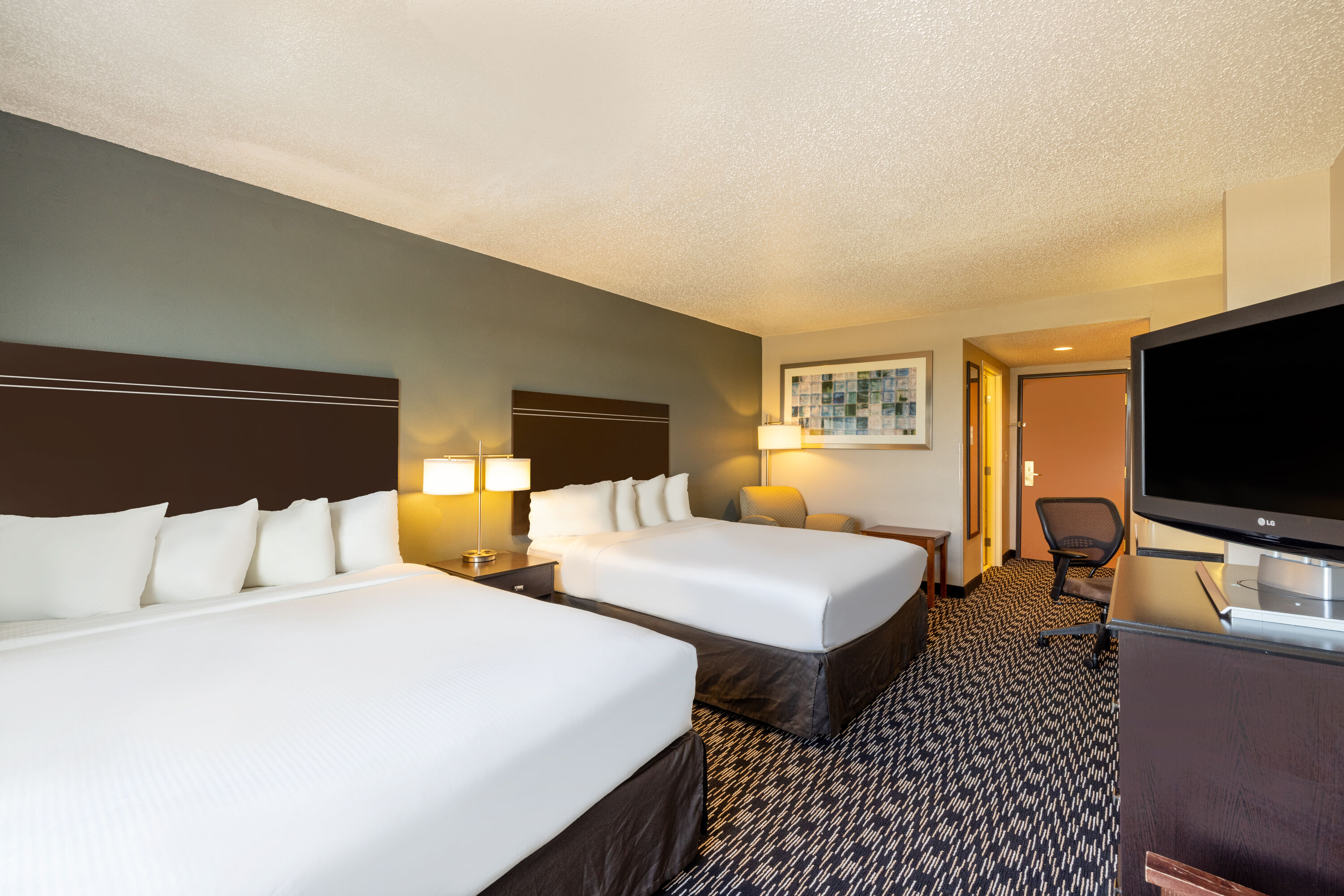 Guest room at the Wingate by Wyndham Gillette in Gillette, Wyoming