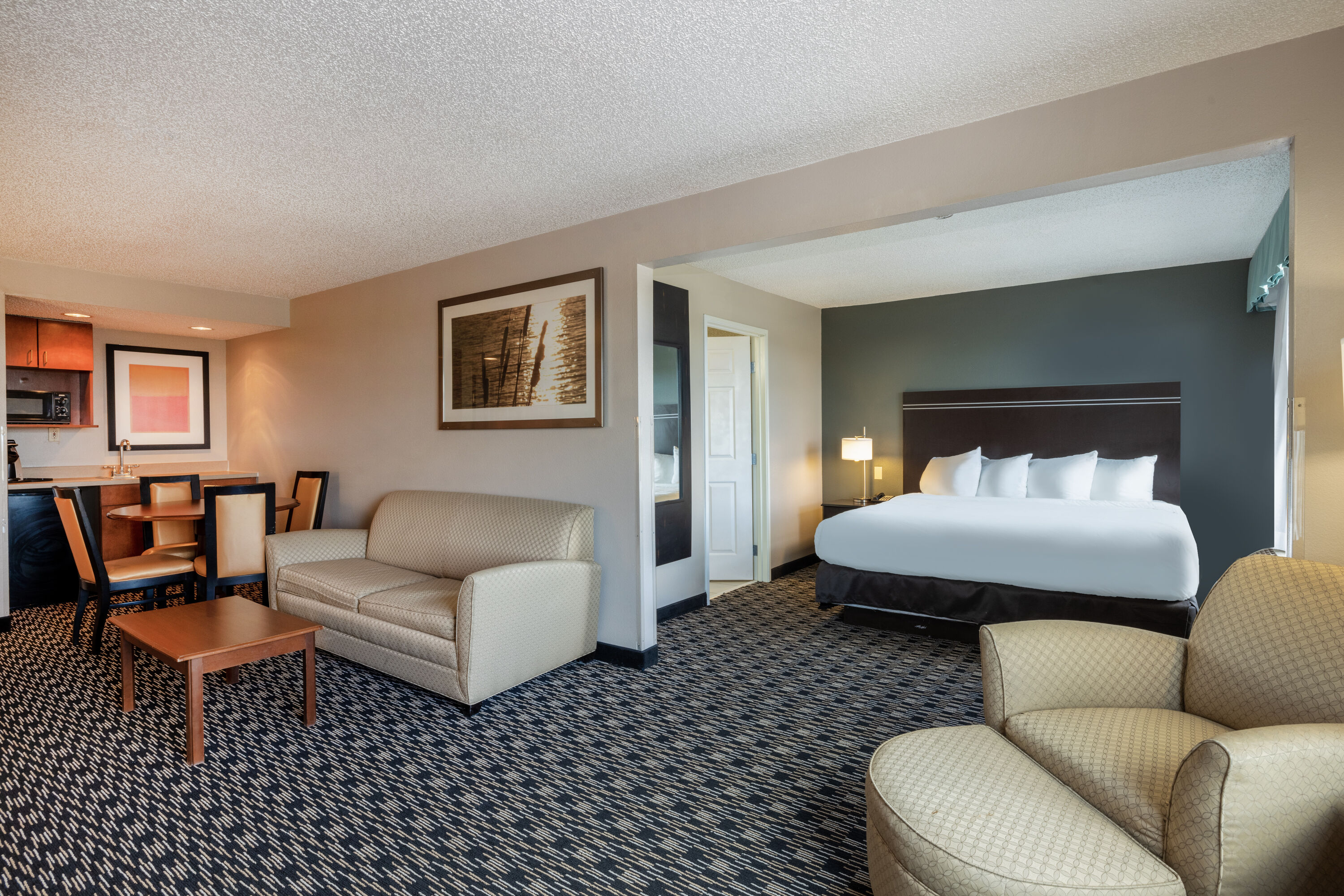 Wingate by Wyndham Gillette suite in Gillette, Wyoming