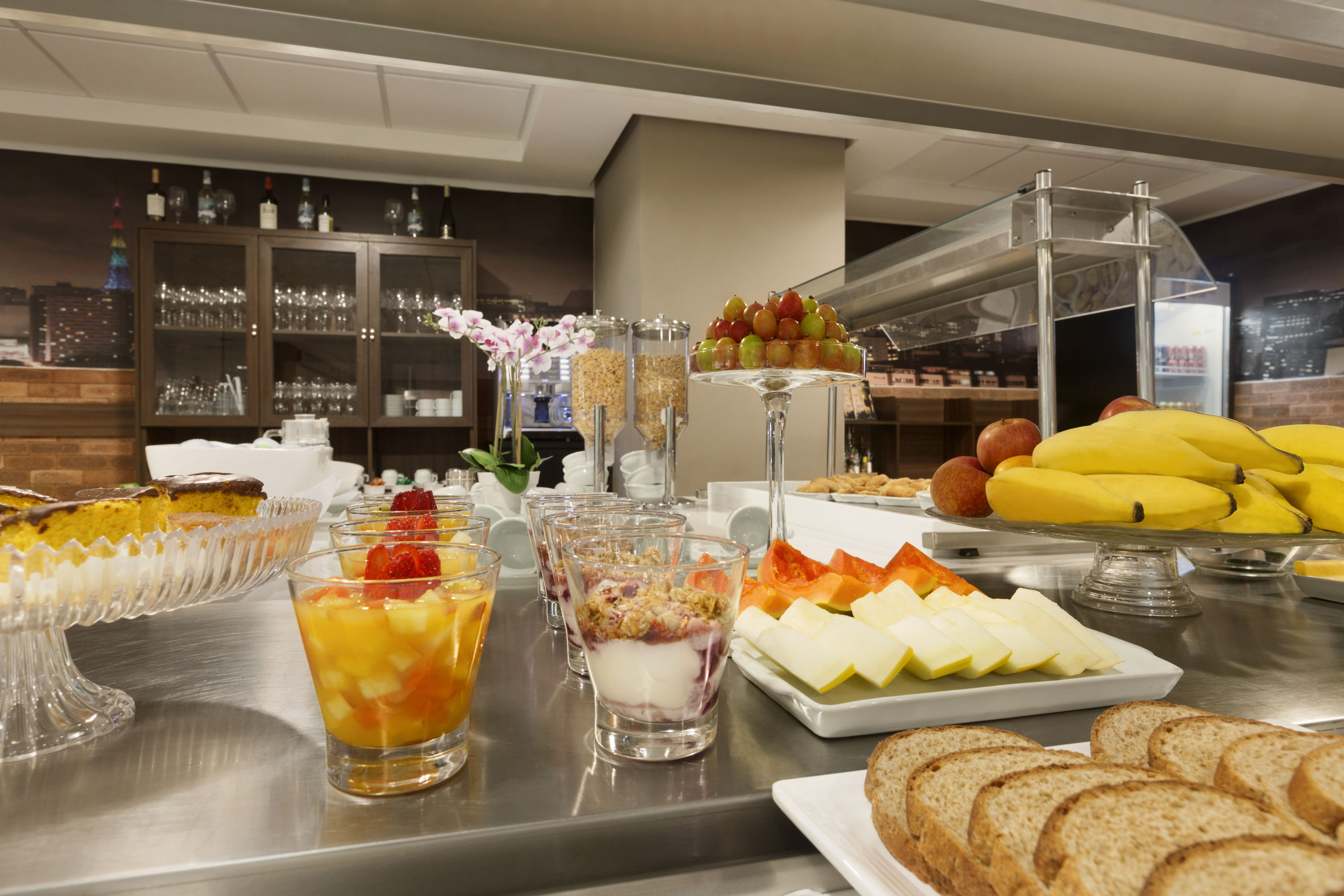 TRYP by Wyndham Sao Paulo Guarulhos Airport restaurant in Guarulhos, Other than US/Canada