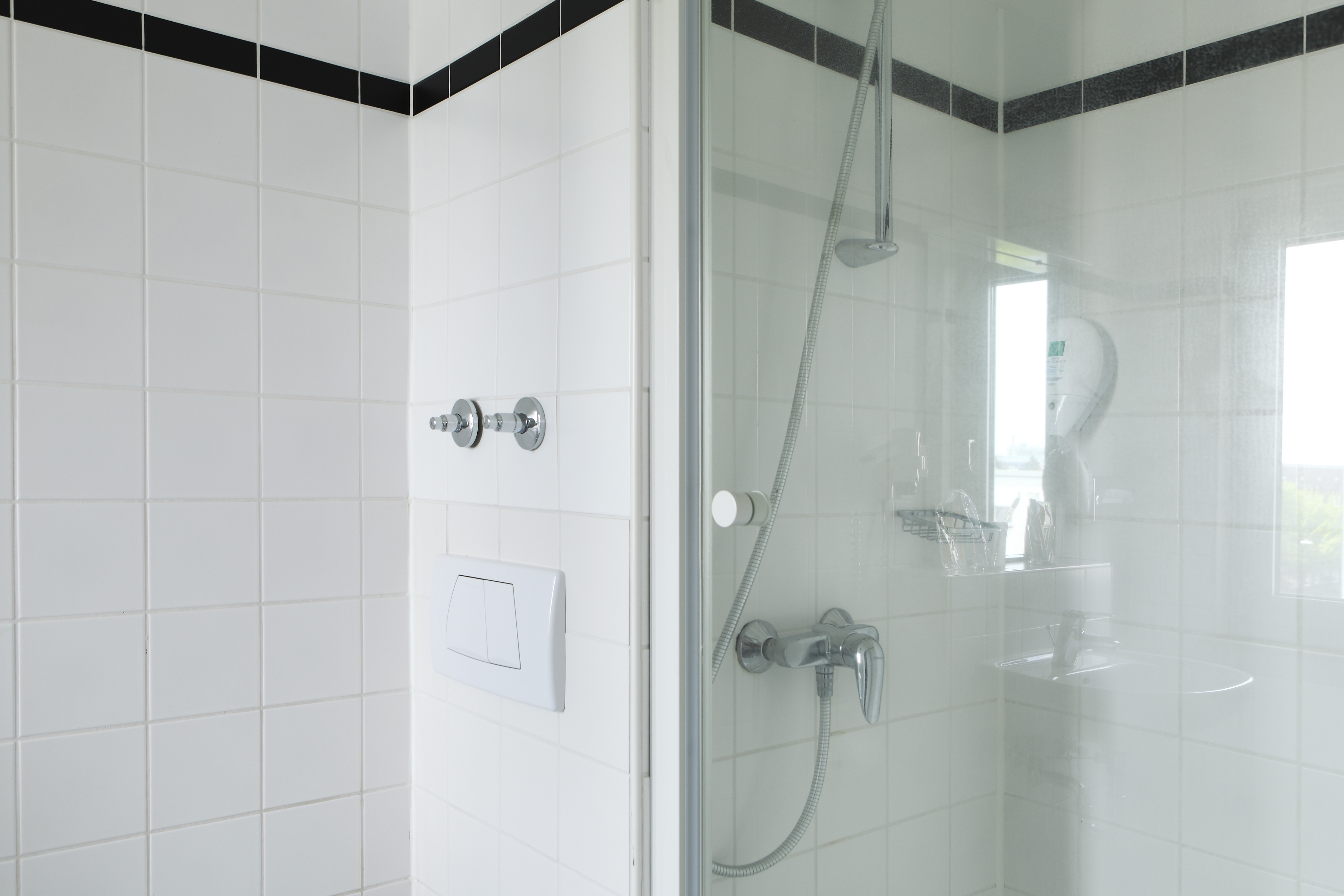 Guest room bath at the TRYP by Wyndham Bremen Airport in Bremen, Other than US/Canada