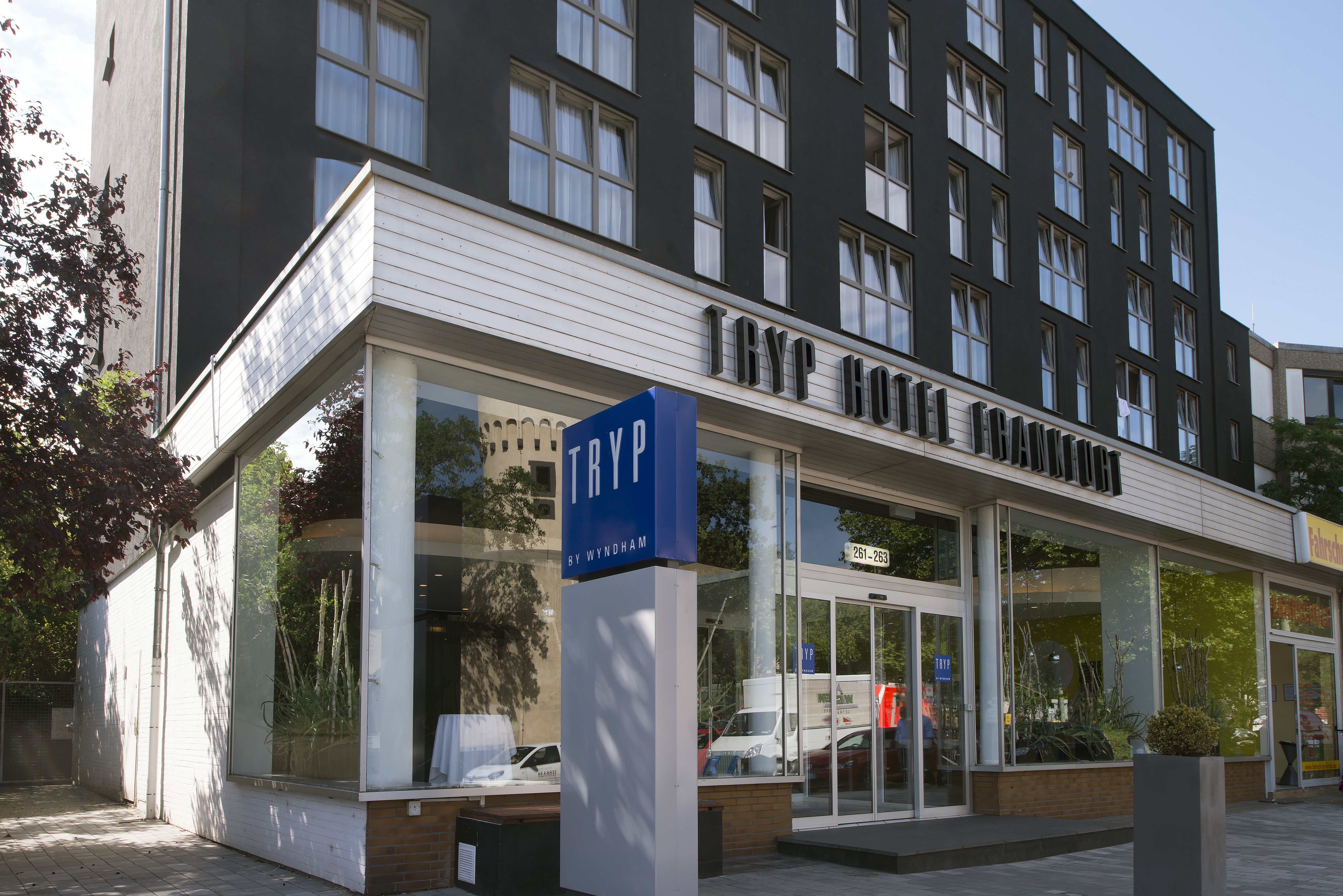 Tryp By Wyndham Frankfurt Frankfurt Am Main De Hotels