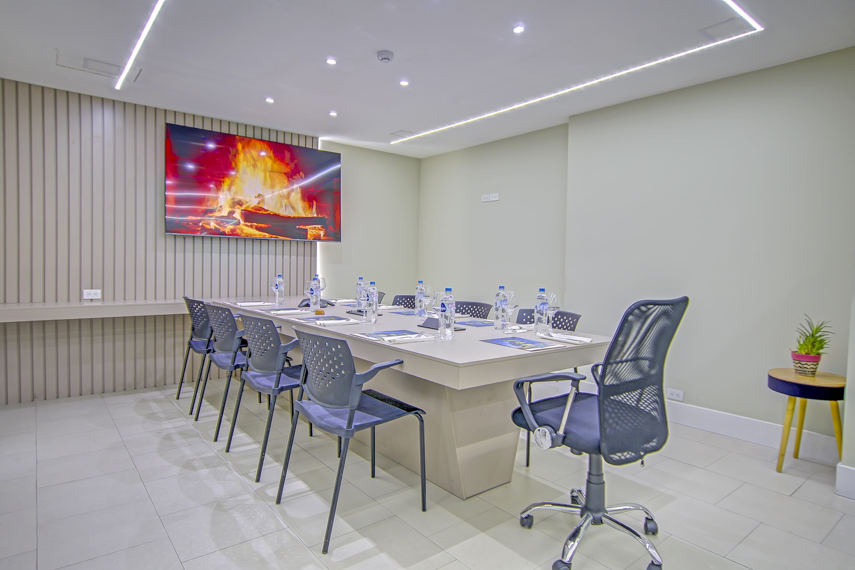 Meeting room at TRYP by Wyndham Cuenca Zahir in Cuenca, Other than US/Canada