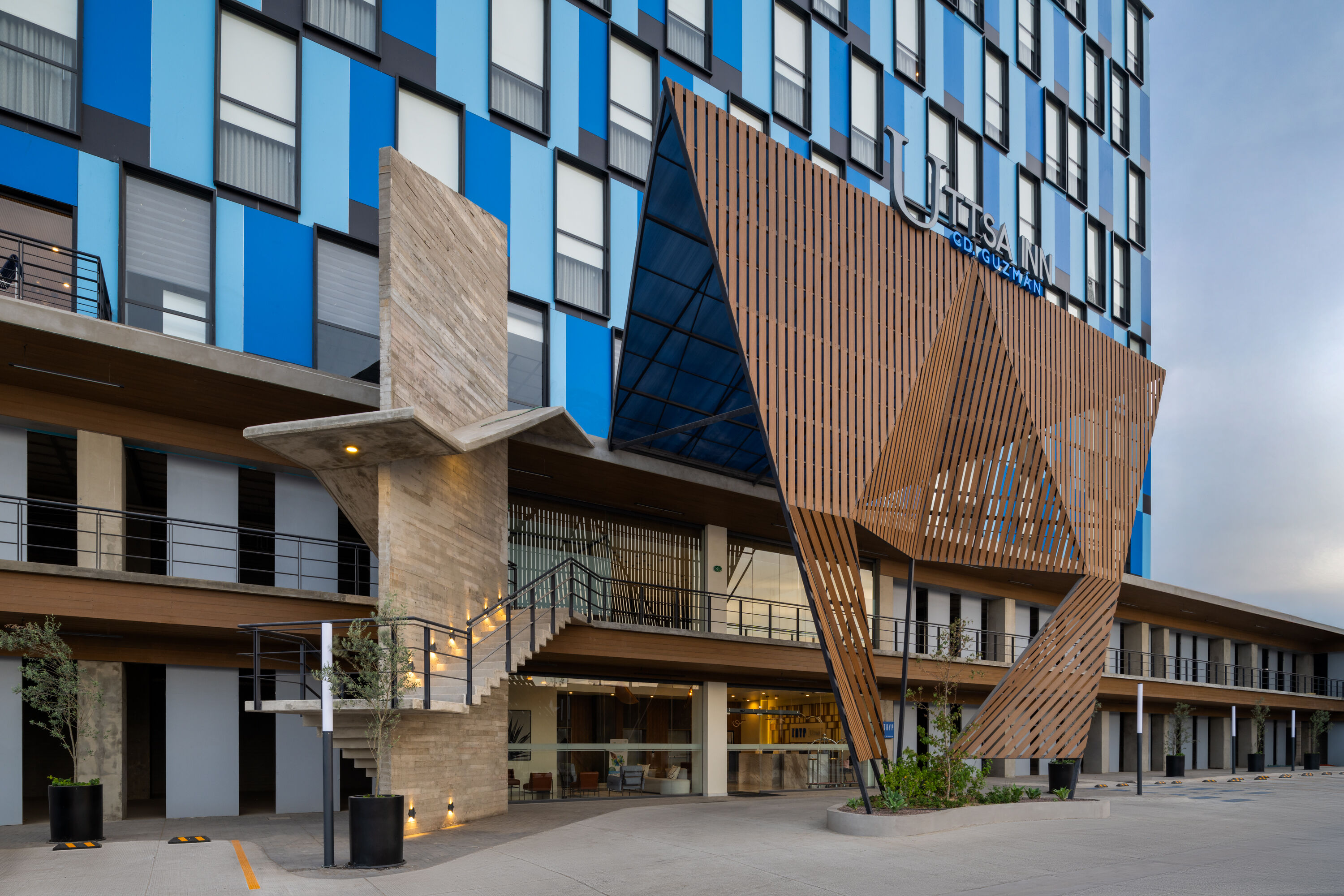 Exterior Dusk Image of TRYP by Wyndham Ciudad Guzman UTTSA hotel in Ciudad Guzman, Other than US/Canada