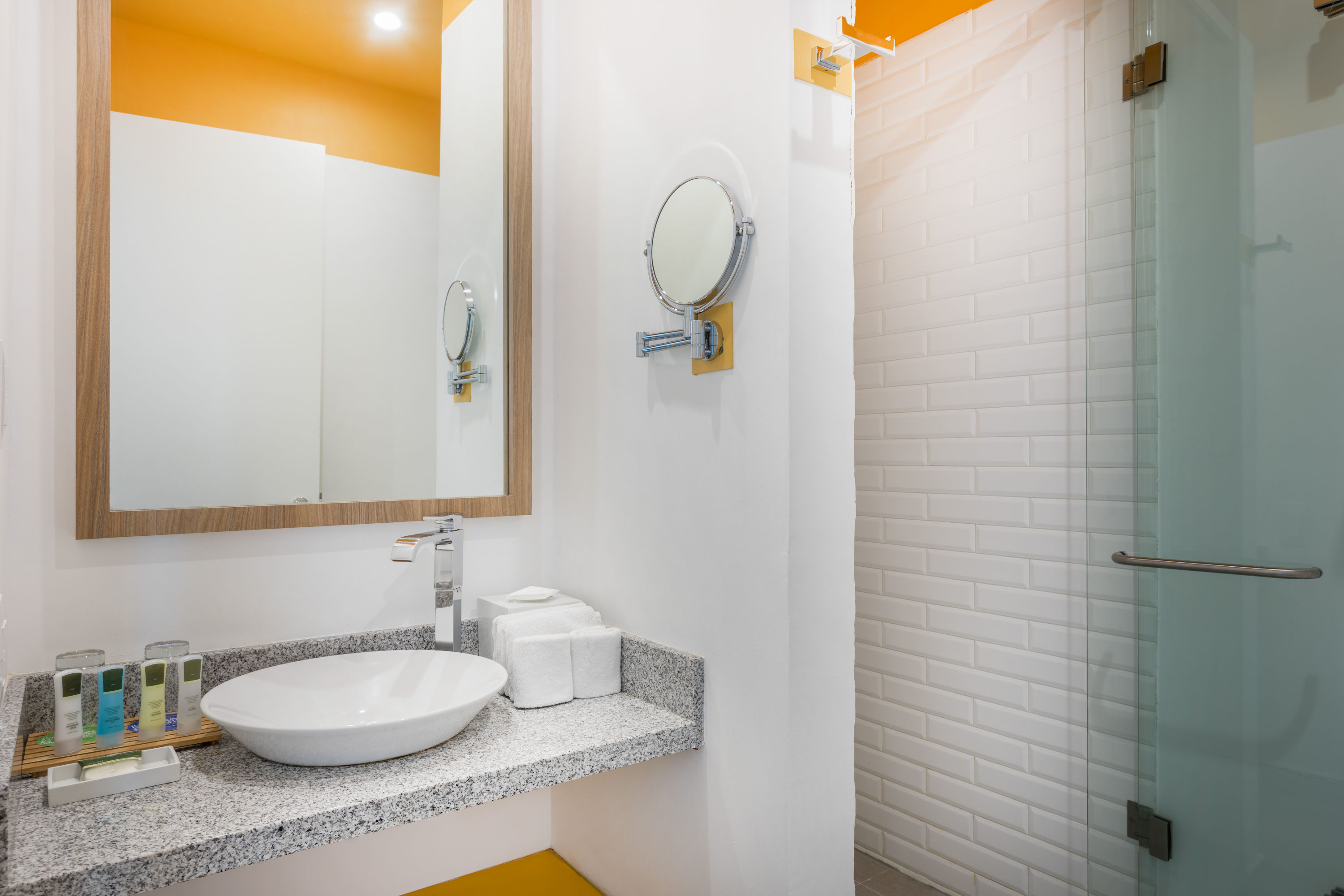 Guest room bath at the TRYP by Wyndham Mexico City World Trade Center Area in Mexico City, Other than US/Canada