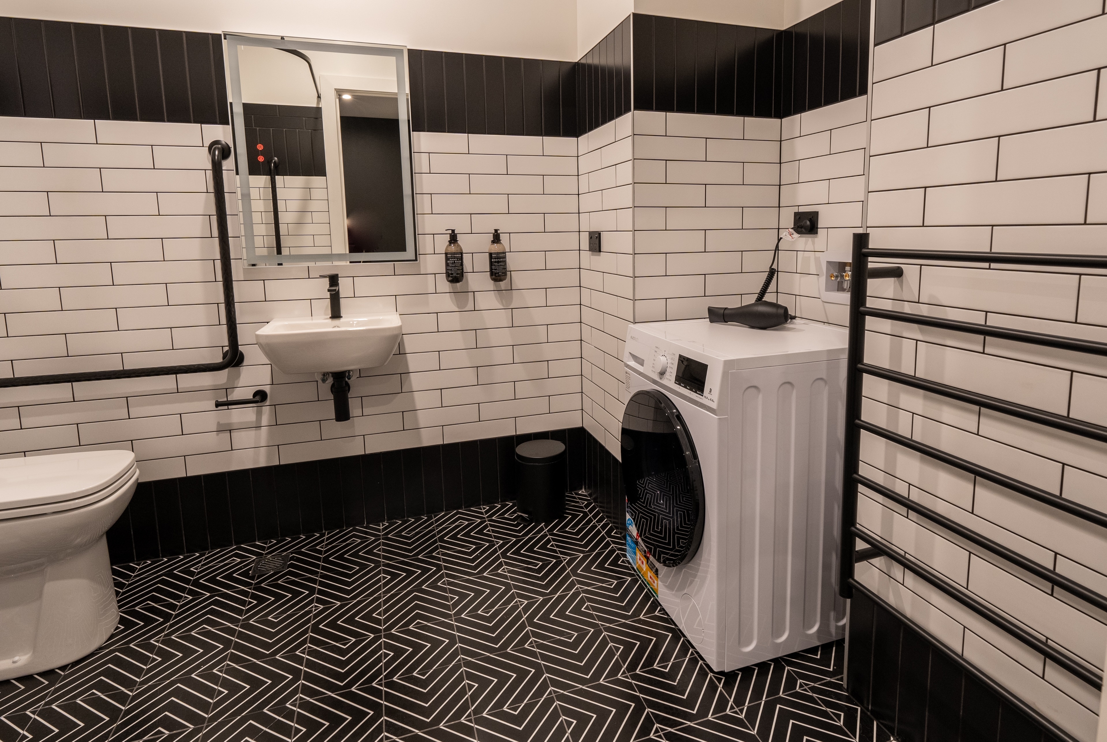 Guest room bath at the TRYP by Wyndham Wellington Tory Street in Wellington, Other than US/Canada