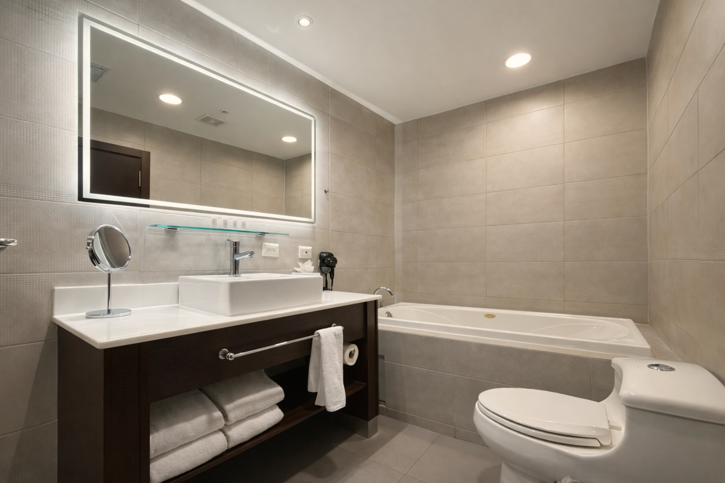 Guest room bath at the TRYP by Wyndham Panama Centro in Panama City, Other than US/Canada