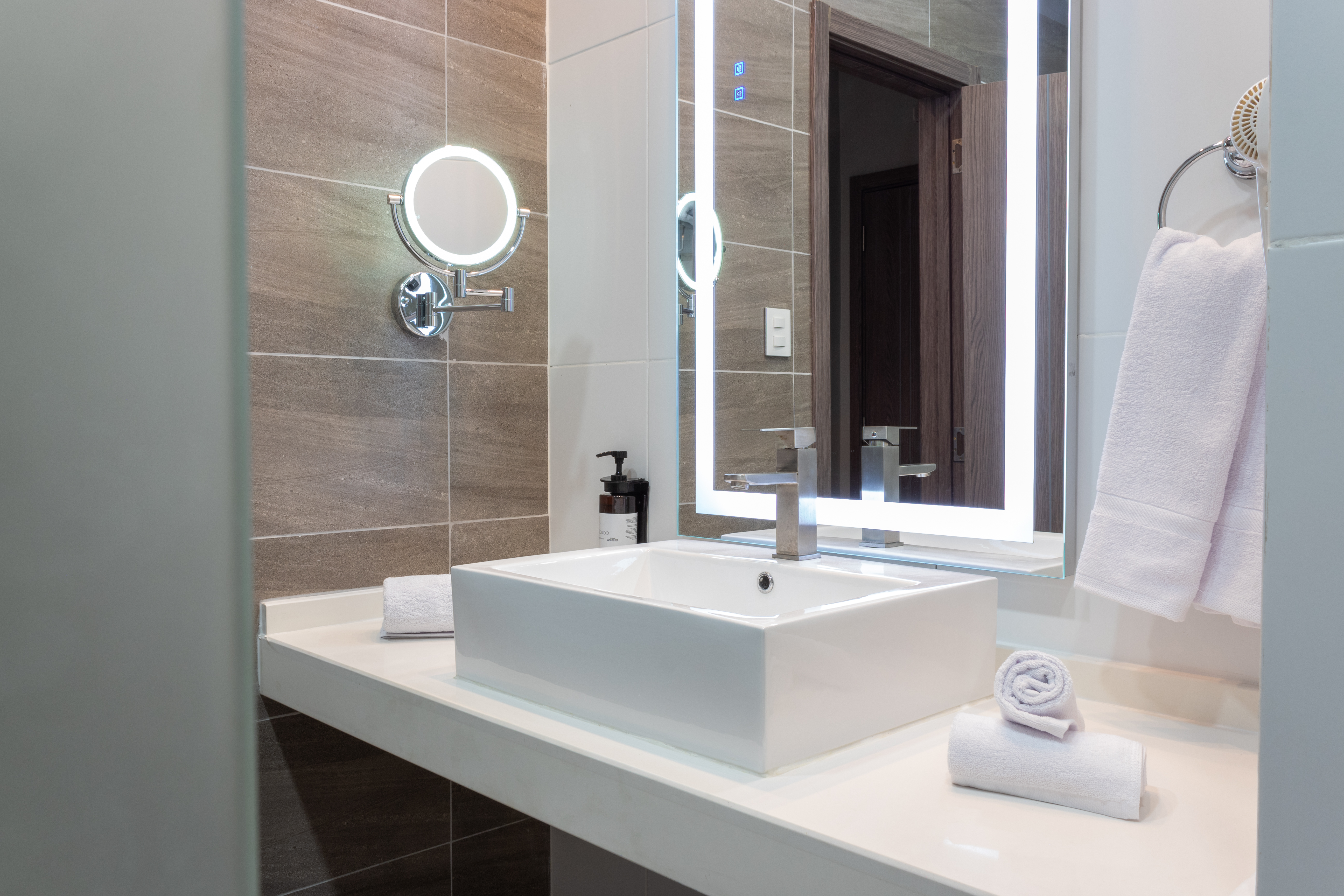 Guest room bath at the Tryp by Wyndham Asuncion in Asuncion, Other than US/Canada