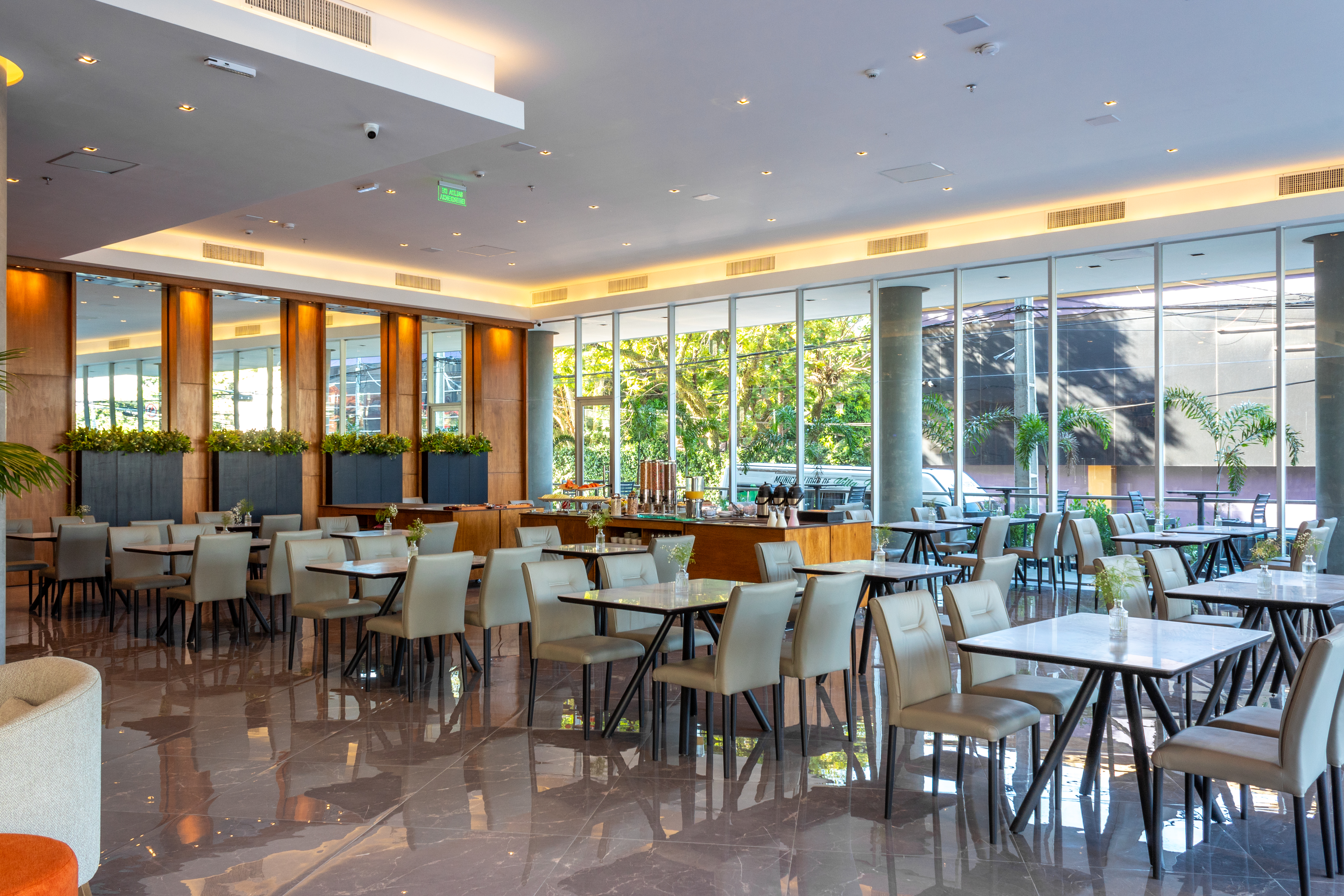 Tryp by Wyndham Asuncion restaurant in Asuncion, Other than US/Canada