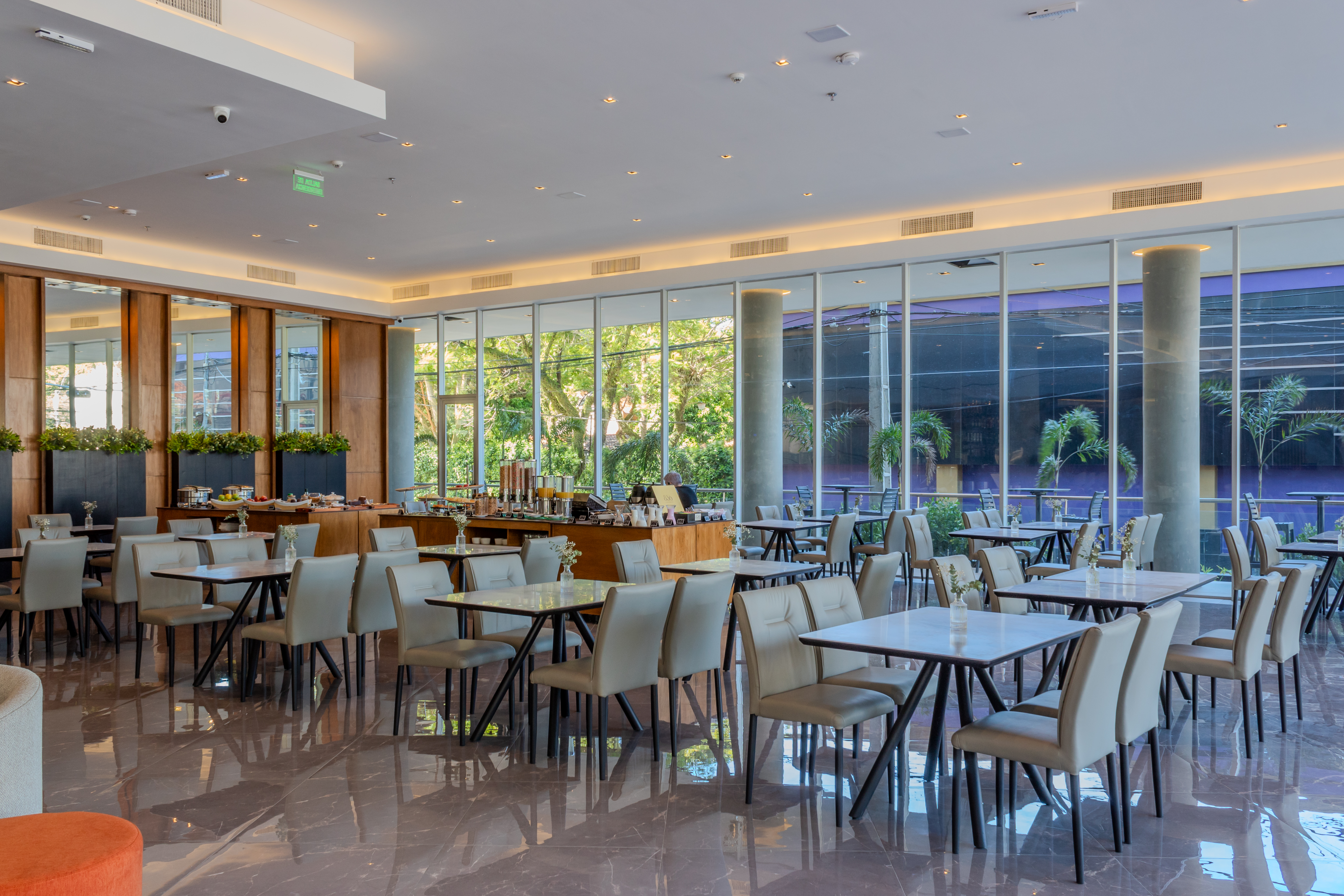 Tryp by Wyndham Asuncion restaurant in Asuncion, Other than US/Canada