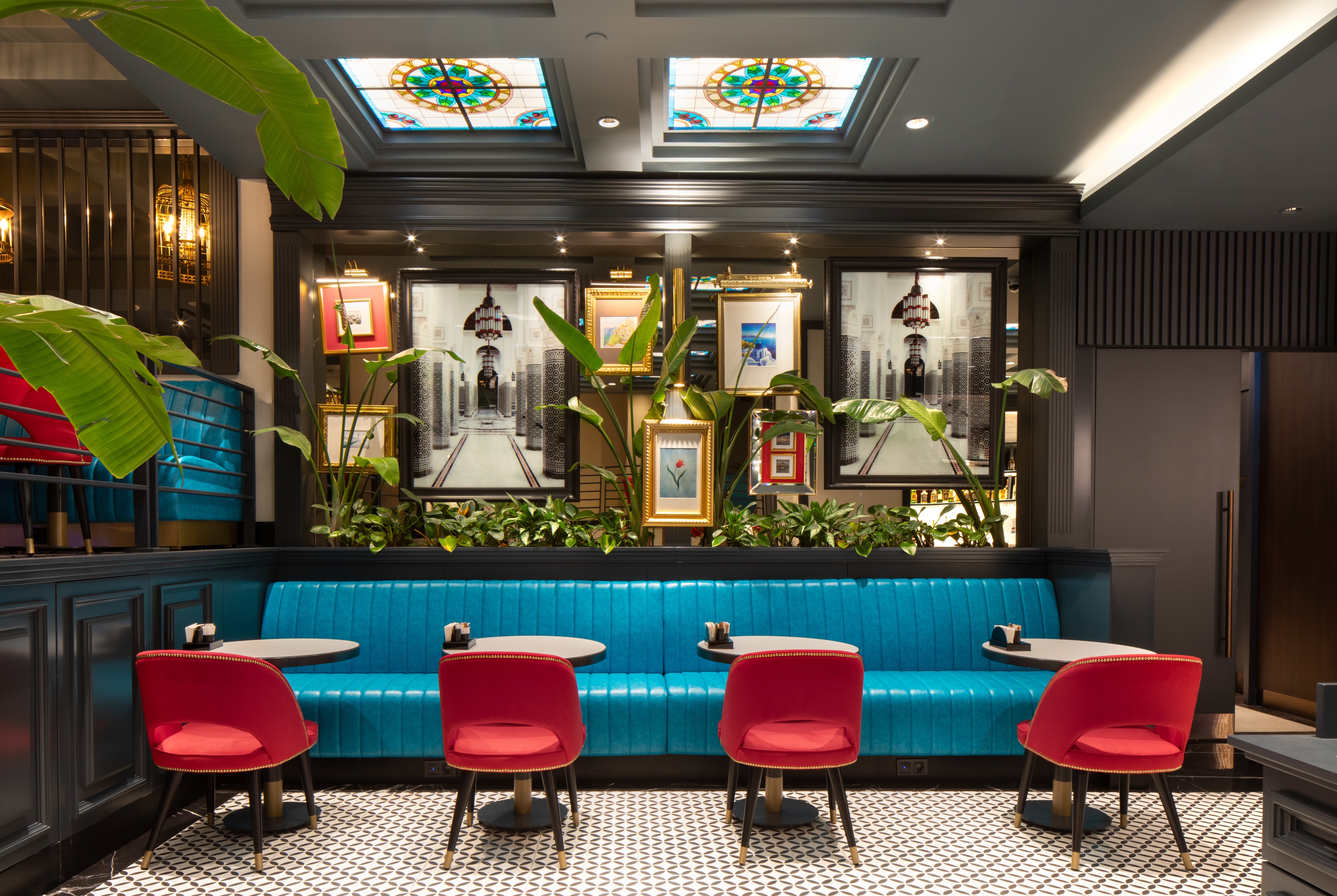 Restaurant bar at TRYP By Wyndham Istanbul Sisli Hotel in Istanbul, Other than US/Canada