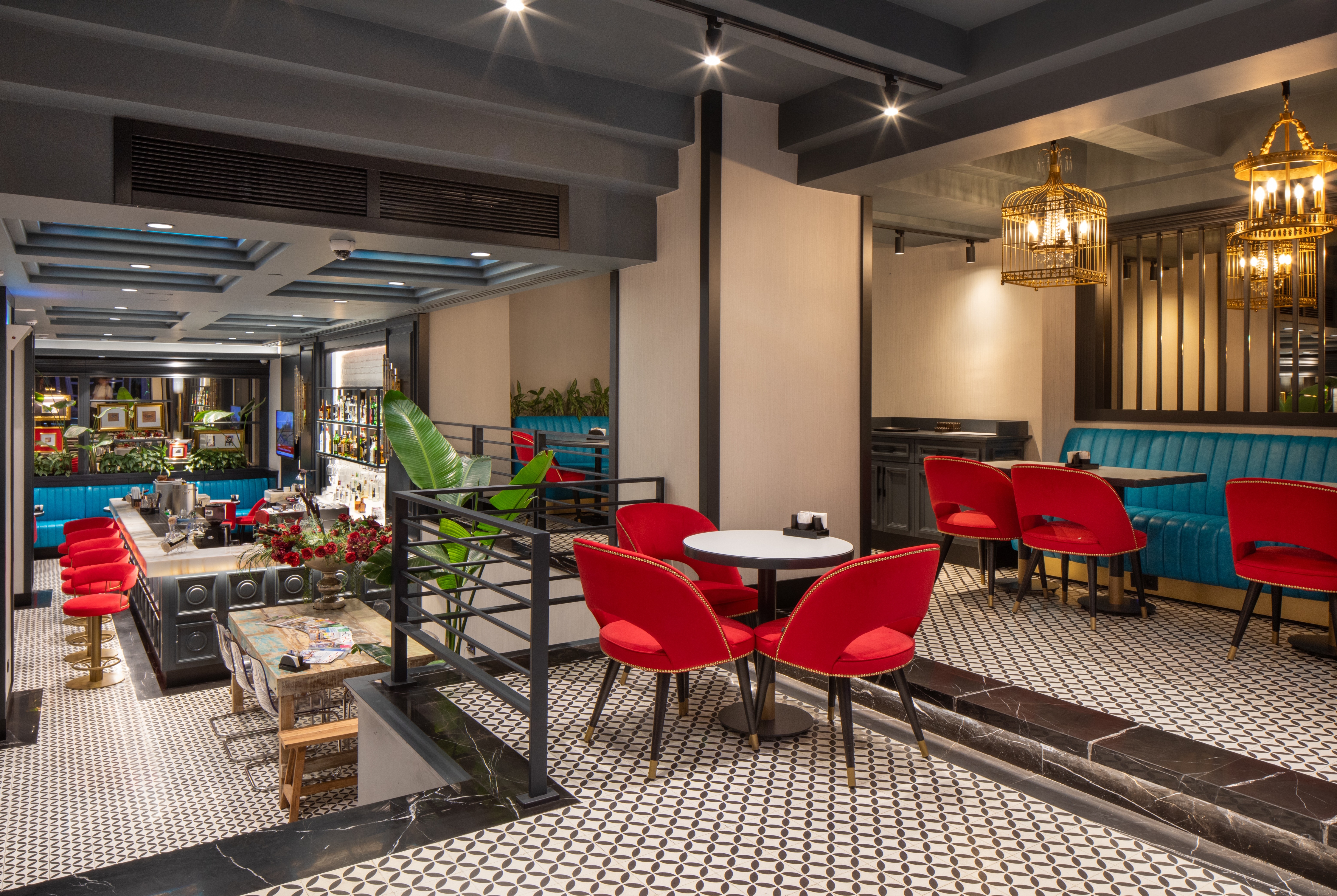 Restaurant bar at TRYP By Wyndham Istanbul Sisli Hotel in Istanbul, Other than US/Canada