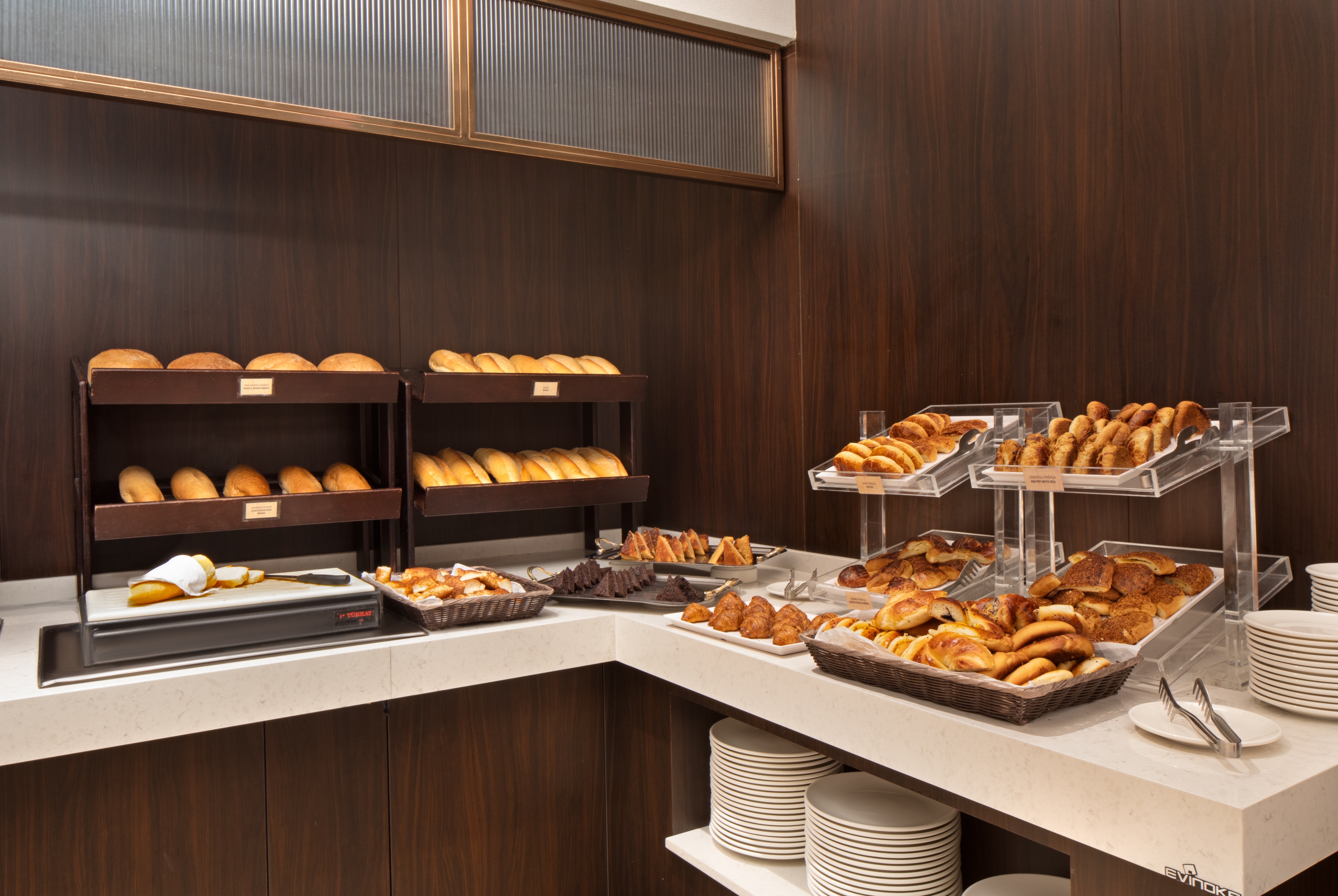 TRYP By Wyndham Istanbul Sisli Hotel restaurant breakfast area with seating in Istanbul, Other than US/Canada