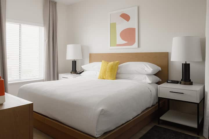 Guest room at the WaterWalk Extended Stay Phoenix - N. Happy Valley in Phoenix, Arizona