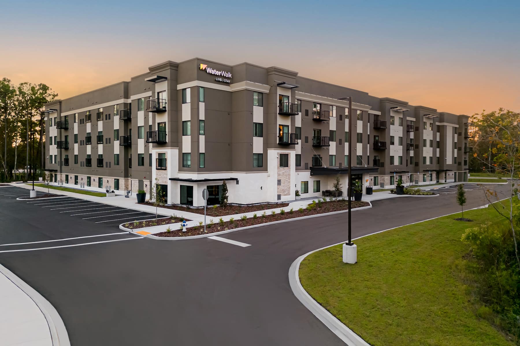 Exterior of WaterWalk Extended Stay Jacksonville Deerwood Pk hotel in Jacksonville, Florida