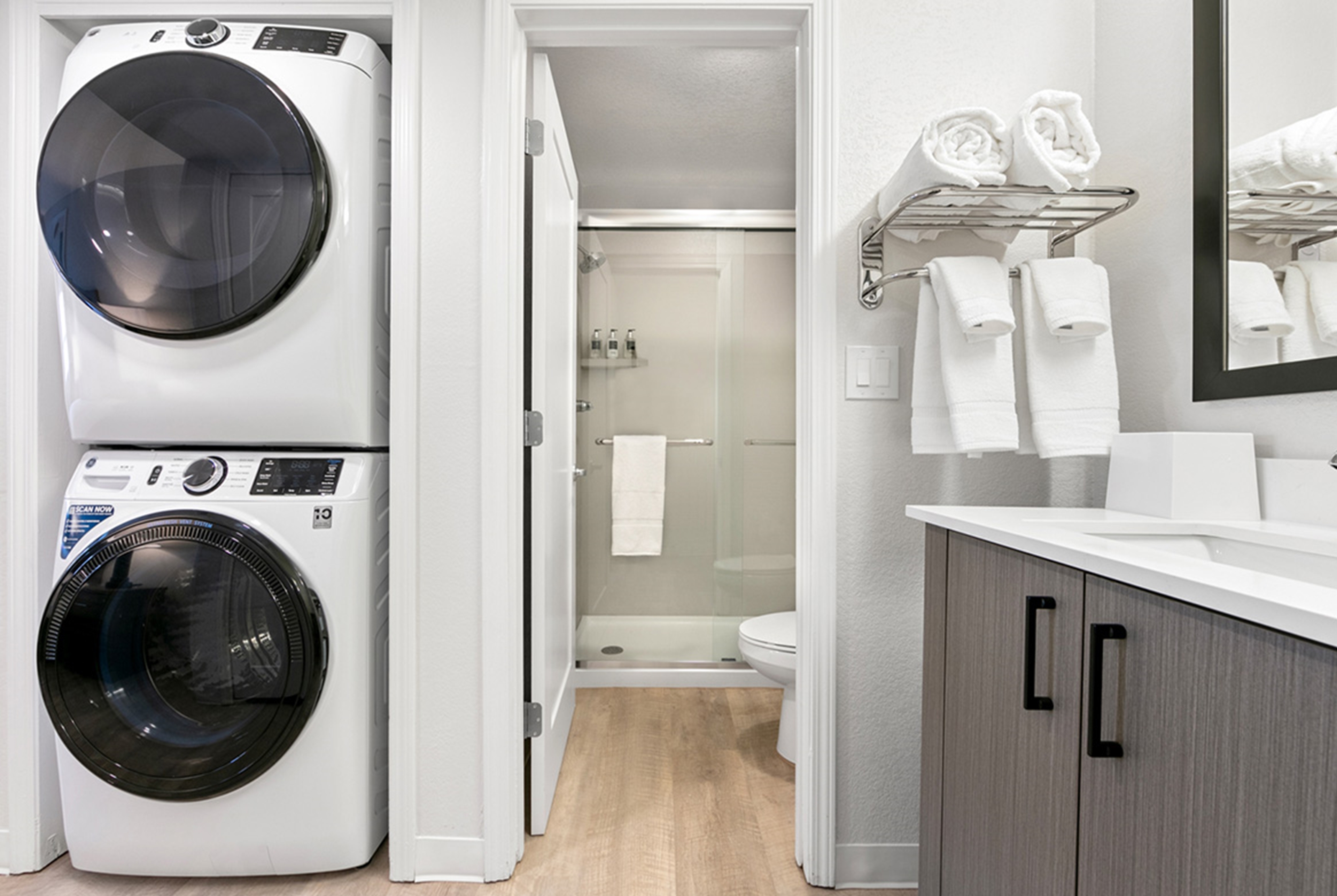 Guest room bath at the WaterWalk Extended Stay by Wyndham Atlanta Perimeter in Atlanta, Georgia